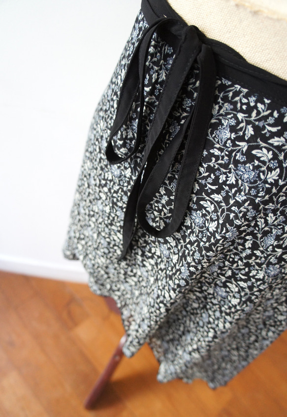 バレエ　ラップスカート[イングリッシュフラワー・ブラック64-119] A185englishflowerbBK 7枚目の画像