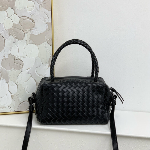 2025年冬 高級感 ボストンピローバッグ 本革編み込み 小型 ショルダー