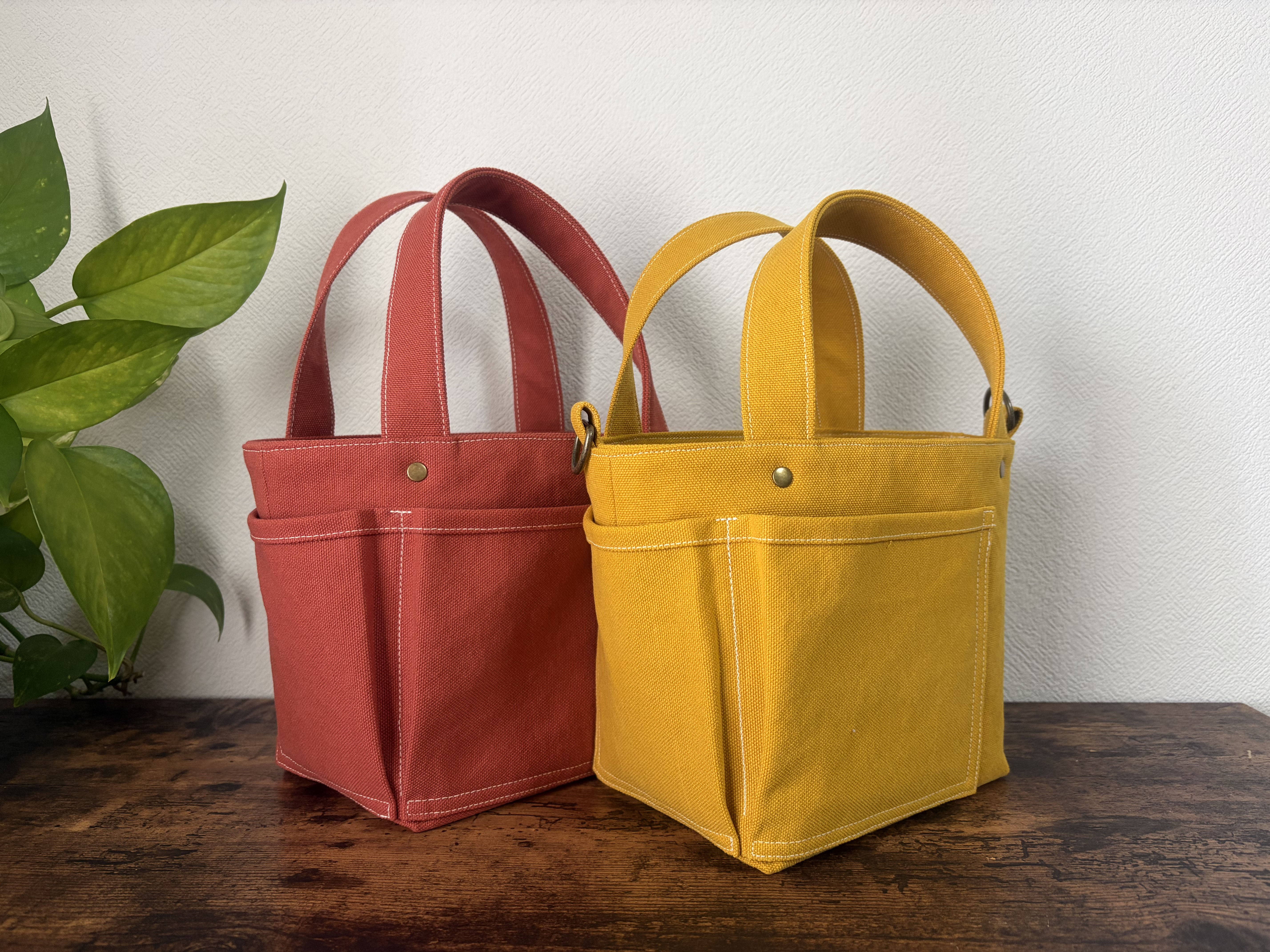 富士金梅8号帆布のポケットいっぱいミニトートバッグ　仕切りポケット　レンガ色　毎日使いにちょうどいいサイズ　自立タイプ