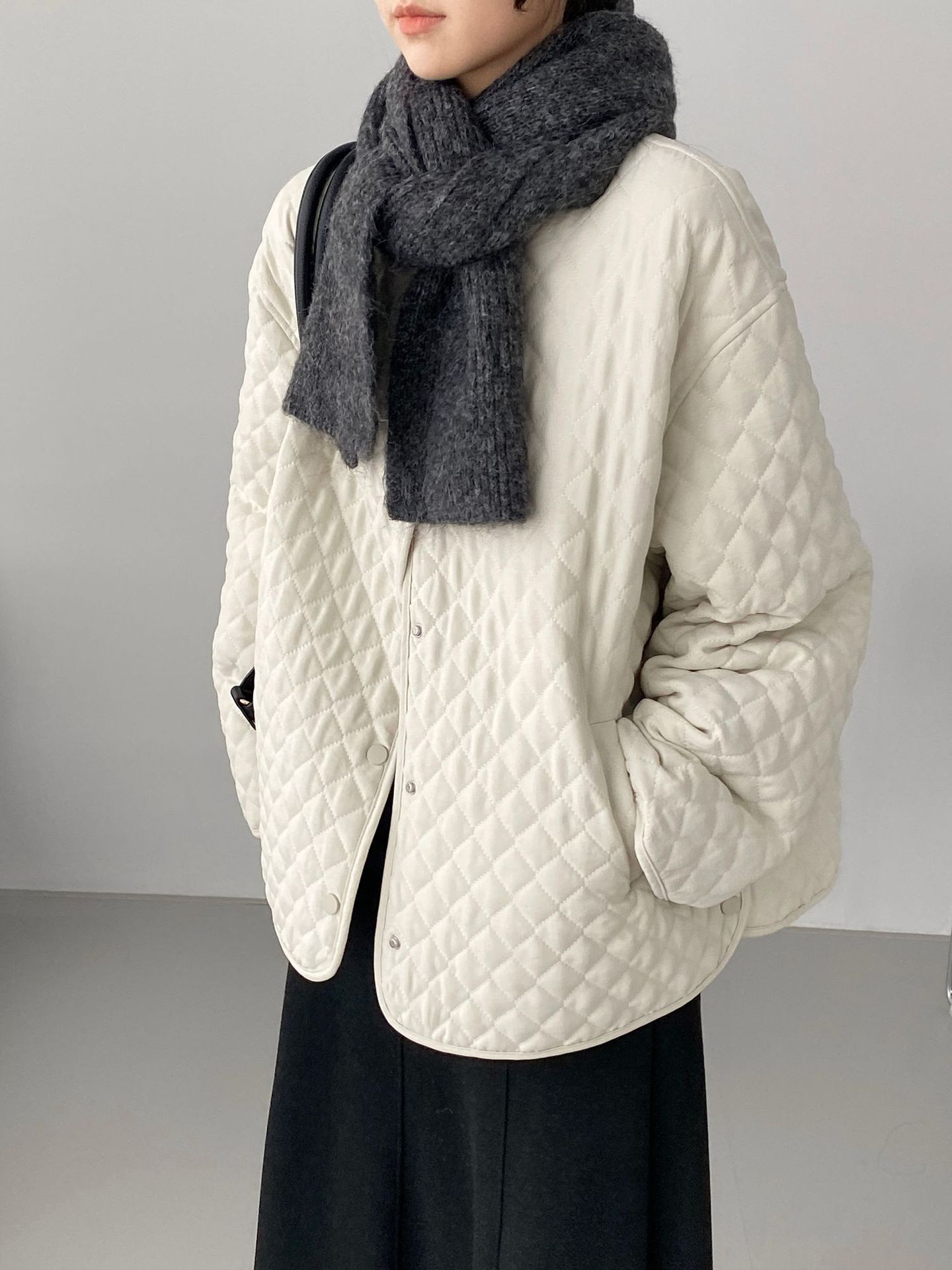 秋冬レディースクルーネック ダイヤ柄 ドローコードウエスト 中綿ジャケット【返品・交換可】品質最優先25-566