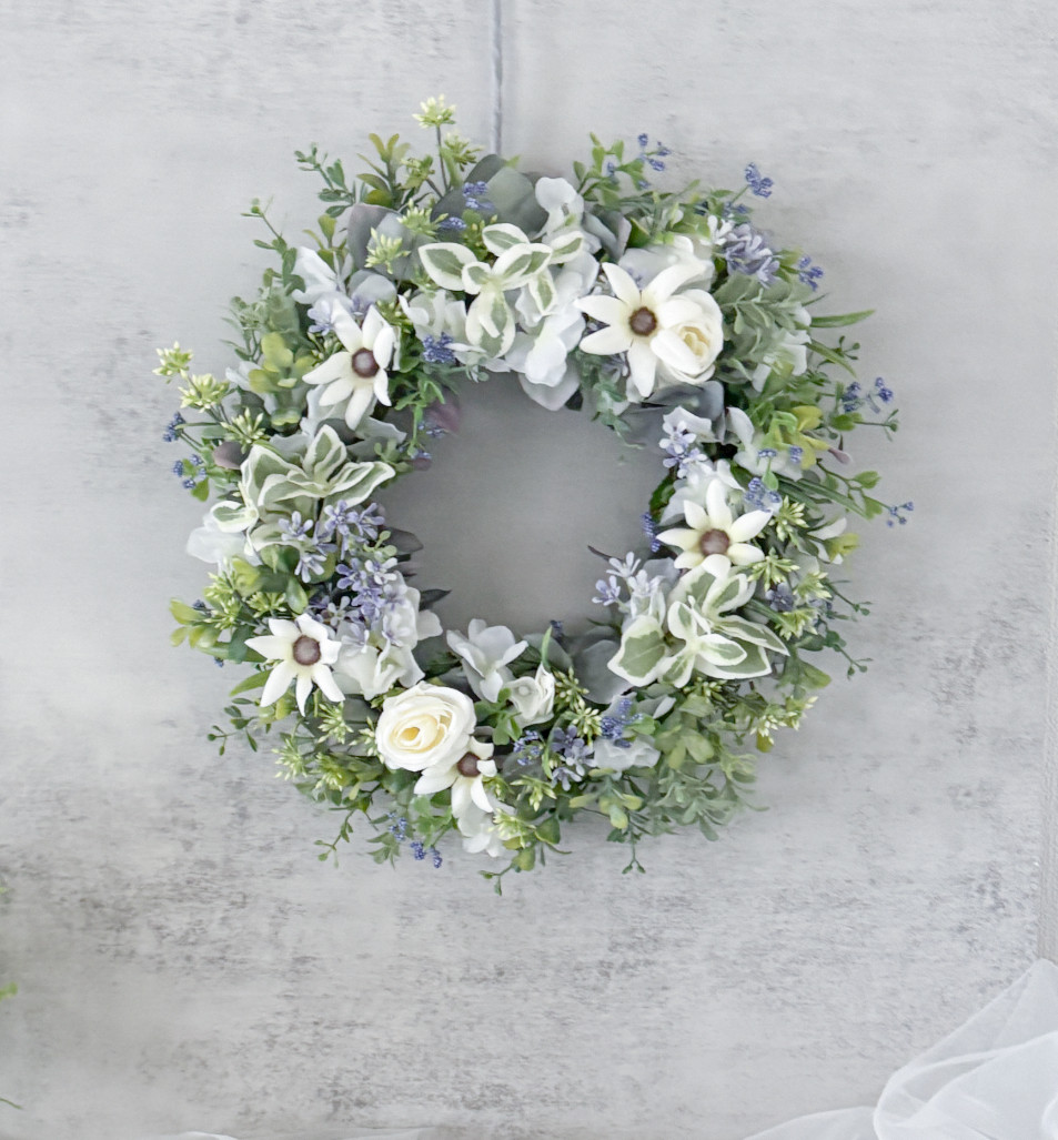 フランネルフラワーとグリーンのリース