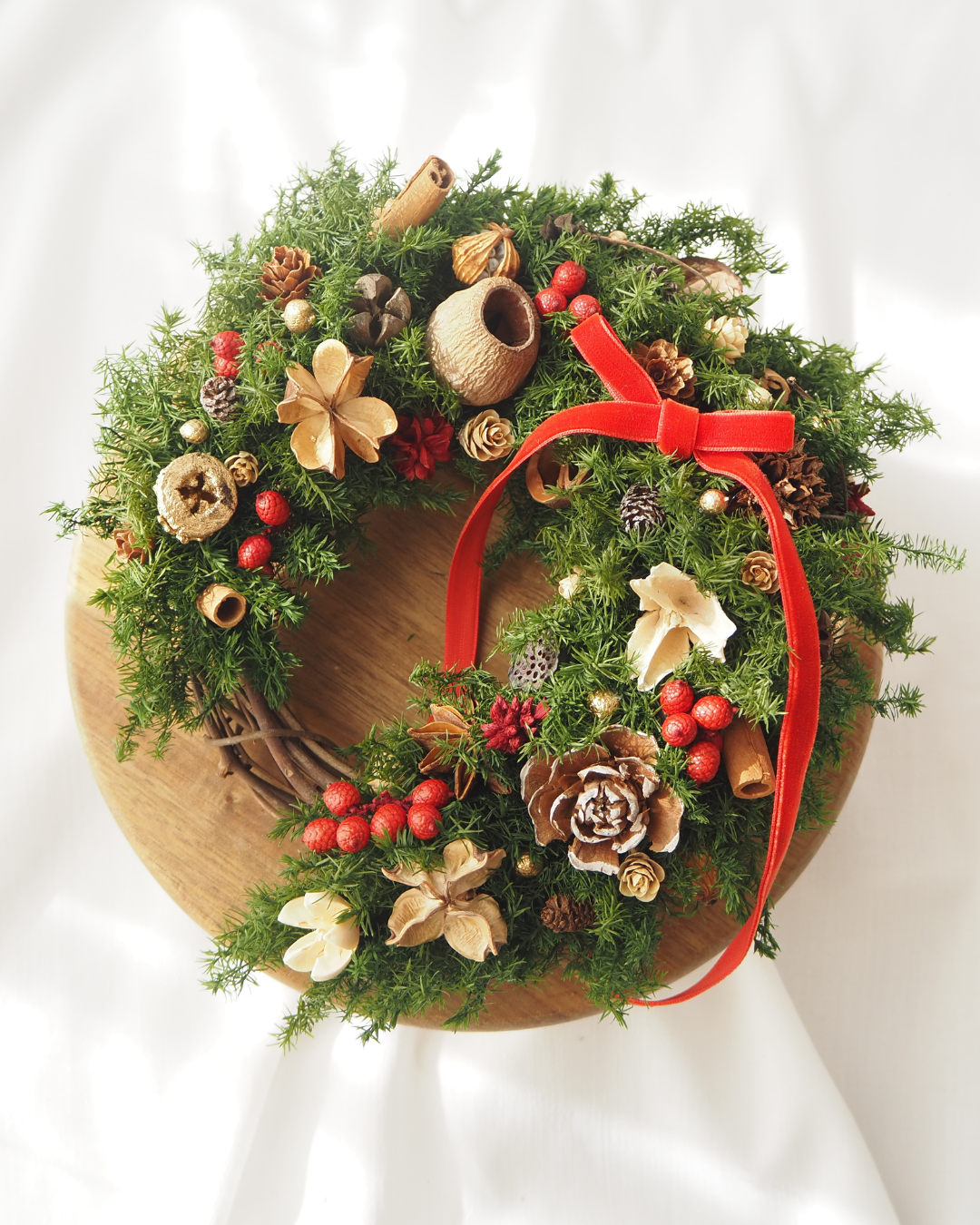 幸せを運ぶ　森の馬蹄クリスマスリース/ブリザーブドフラワー25㎝