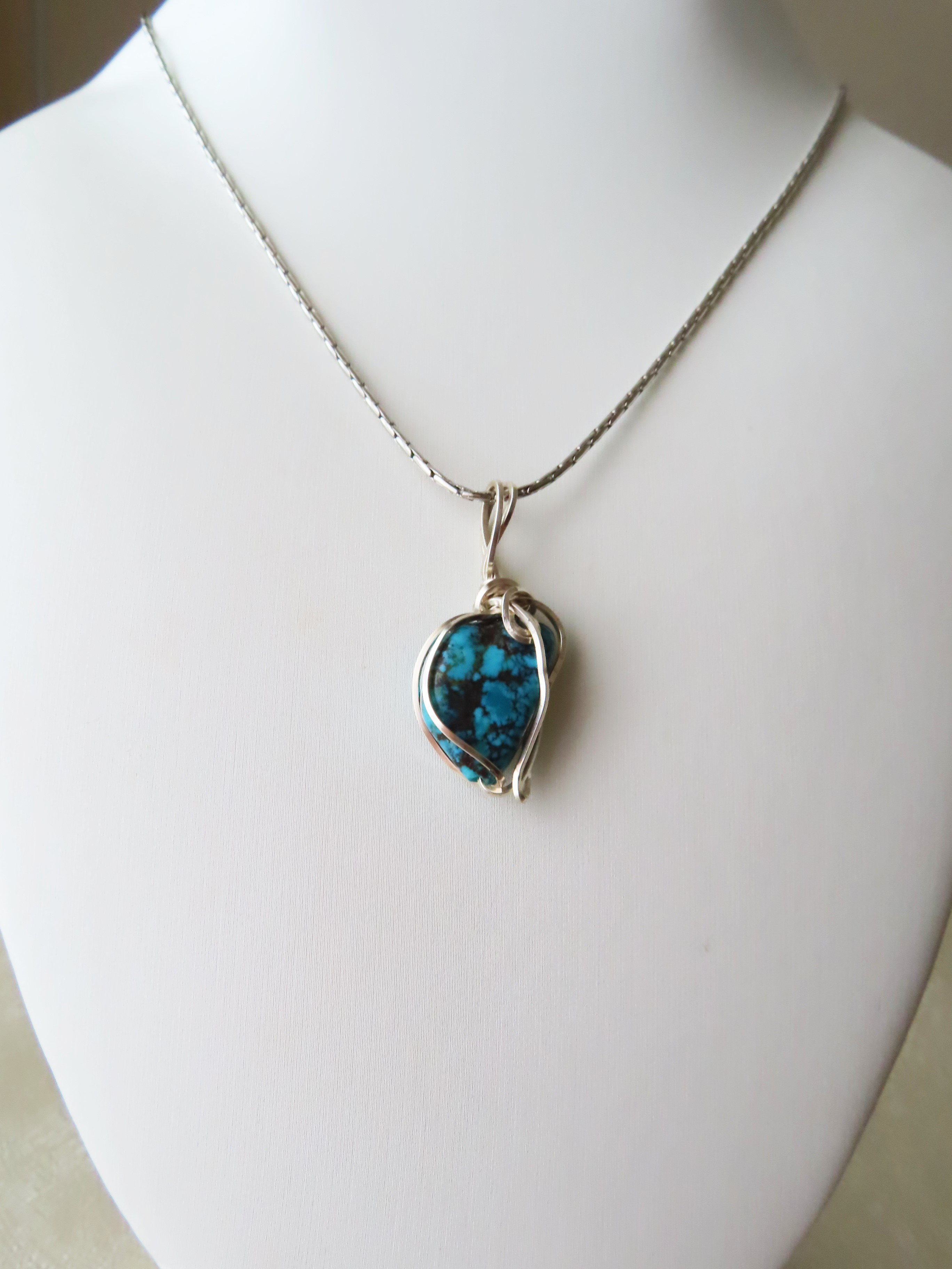 12月誕生石　ターコイズのペンダント　「旅人のお守り」