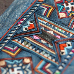 苗族刺繍／平繍／手仕事／手刺繍／民族衣装／民藝布／アジアン