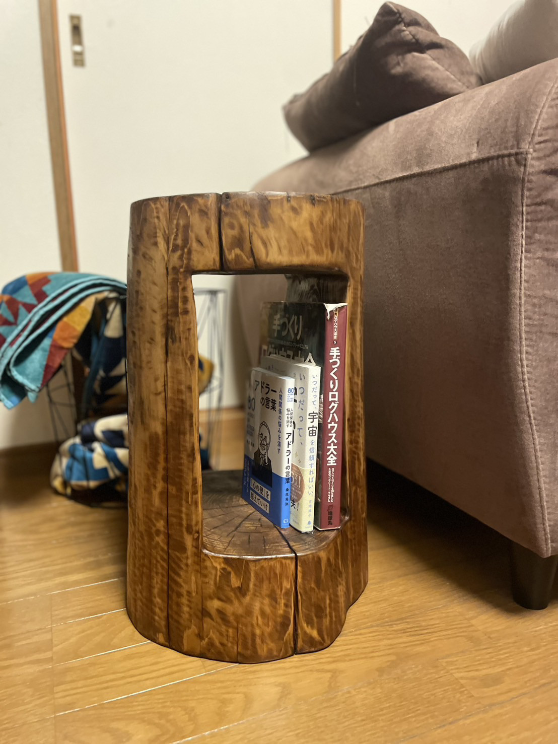 丸太サイドテーブル　ワトコオイル仕上げ(ウォルナット)