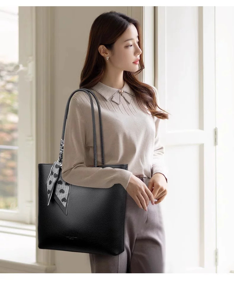 斜め掛けバッグ クーリエバッグ 肩掛 けカジュアル レディース パッチワーク ファー ボア 通勤 ミニトート キャメル