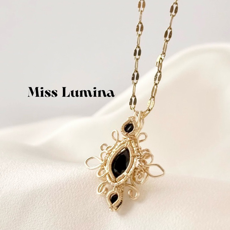 ノクターン・サンクタ(ブラックスピネル)ワイヤージュエリー ネックレス トップ