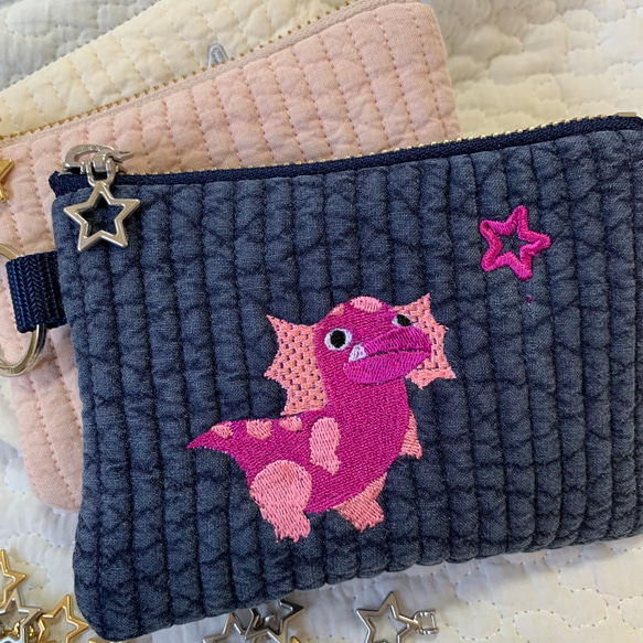 おとぼけだいなそーと綺羅星　選べるコインケース　H9W12.5 ヌビポーチ　ミニポーチ　星刺繍　星チャーム　恐竜ベイビー 2枚目の画像