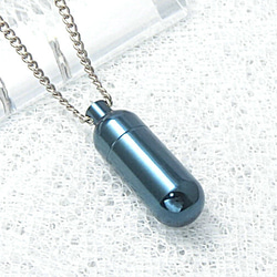 K18：ピルケースペンダント（薬の保全のため内部に硬質ガラス容器付