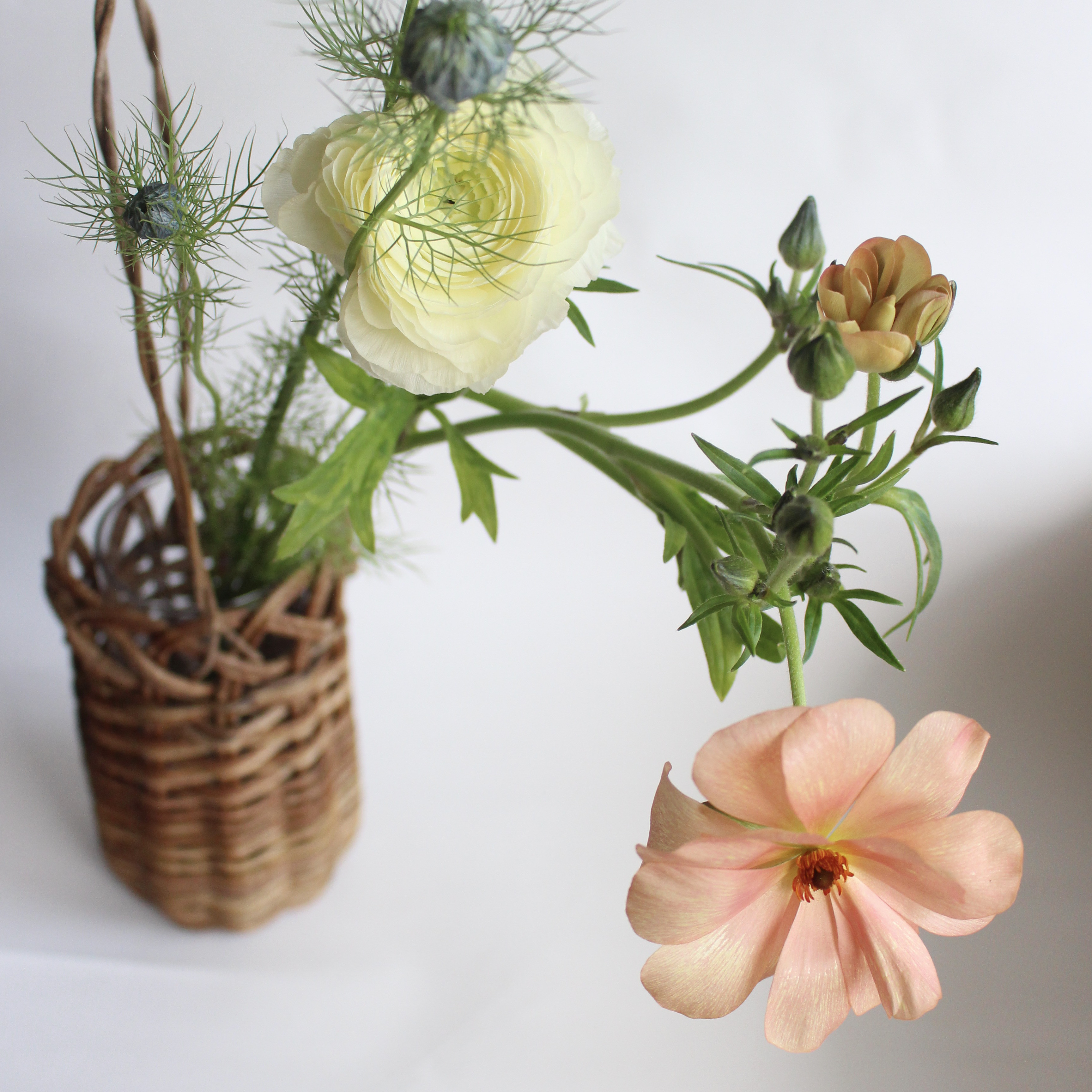 国産あけびの花かご　vase a fleurs simples