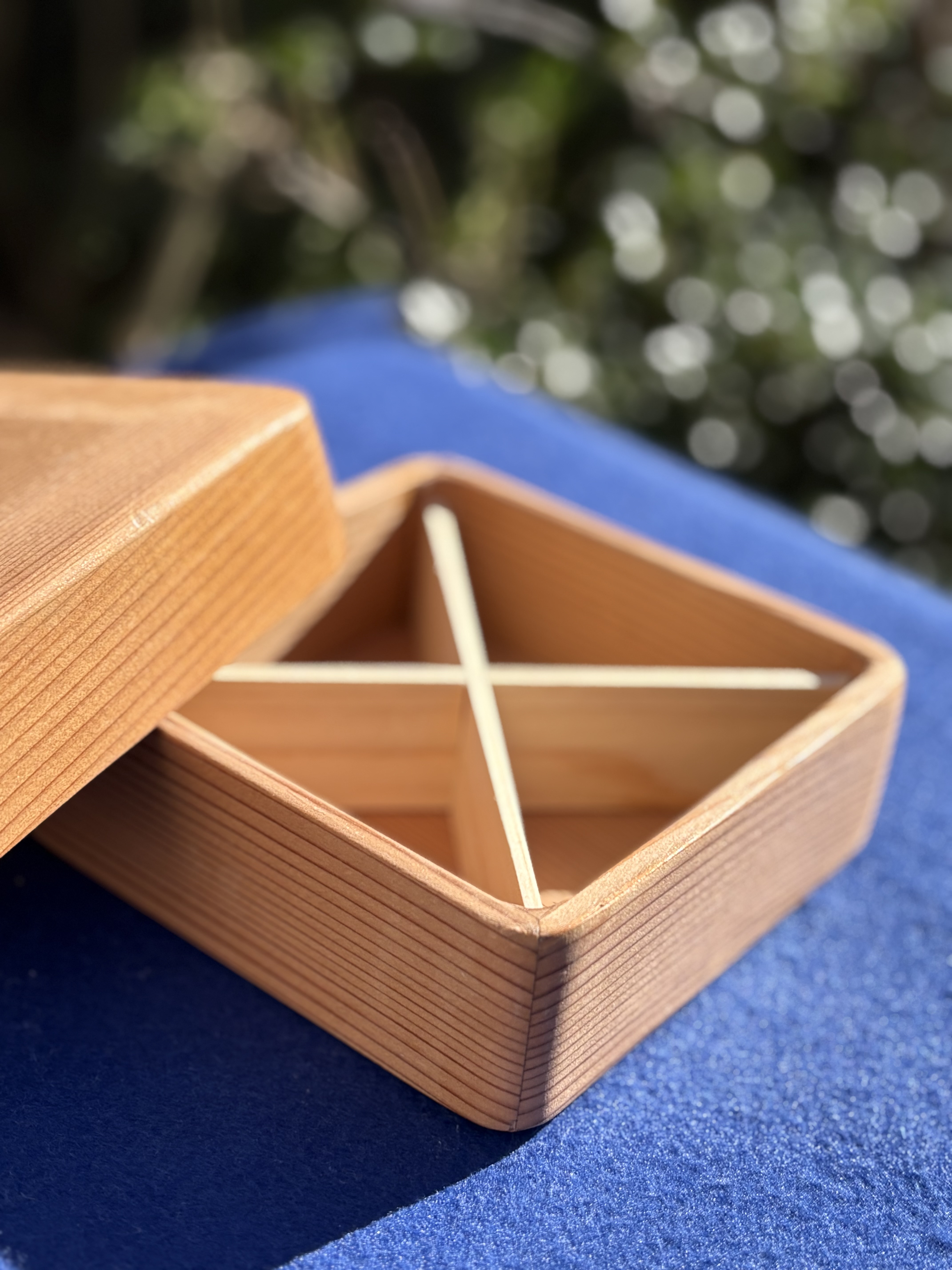 【残1点　再販不可】『レンジok 秋田杉のミニ重箱弁当』