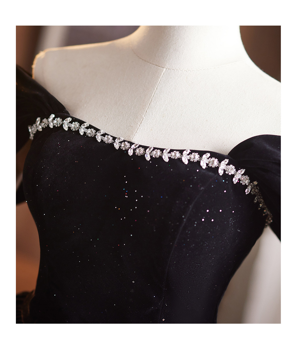 綺麗 黒 ベロア オフショルダー パーティードレス ショート丈 高級感 成人式 誕生日 二次会 前撮り 披露宴 9130