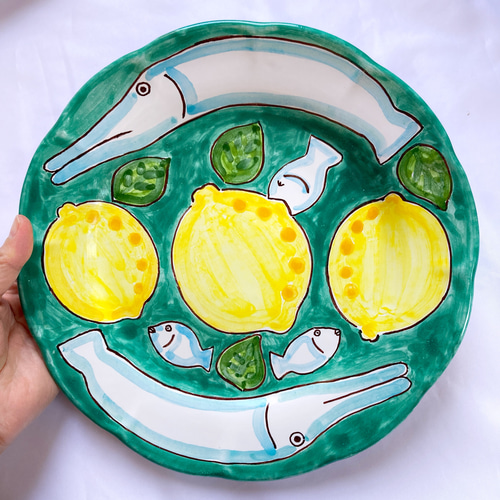 ディナー皿 26cm マヨリカ焼き イタリア陶器 長い魚と小魚とレモン