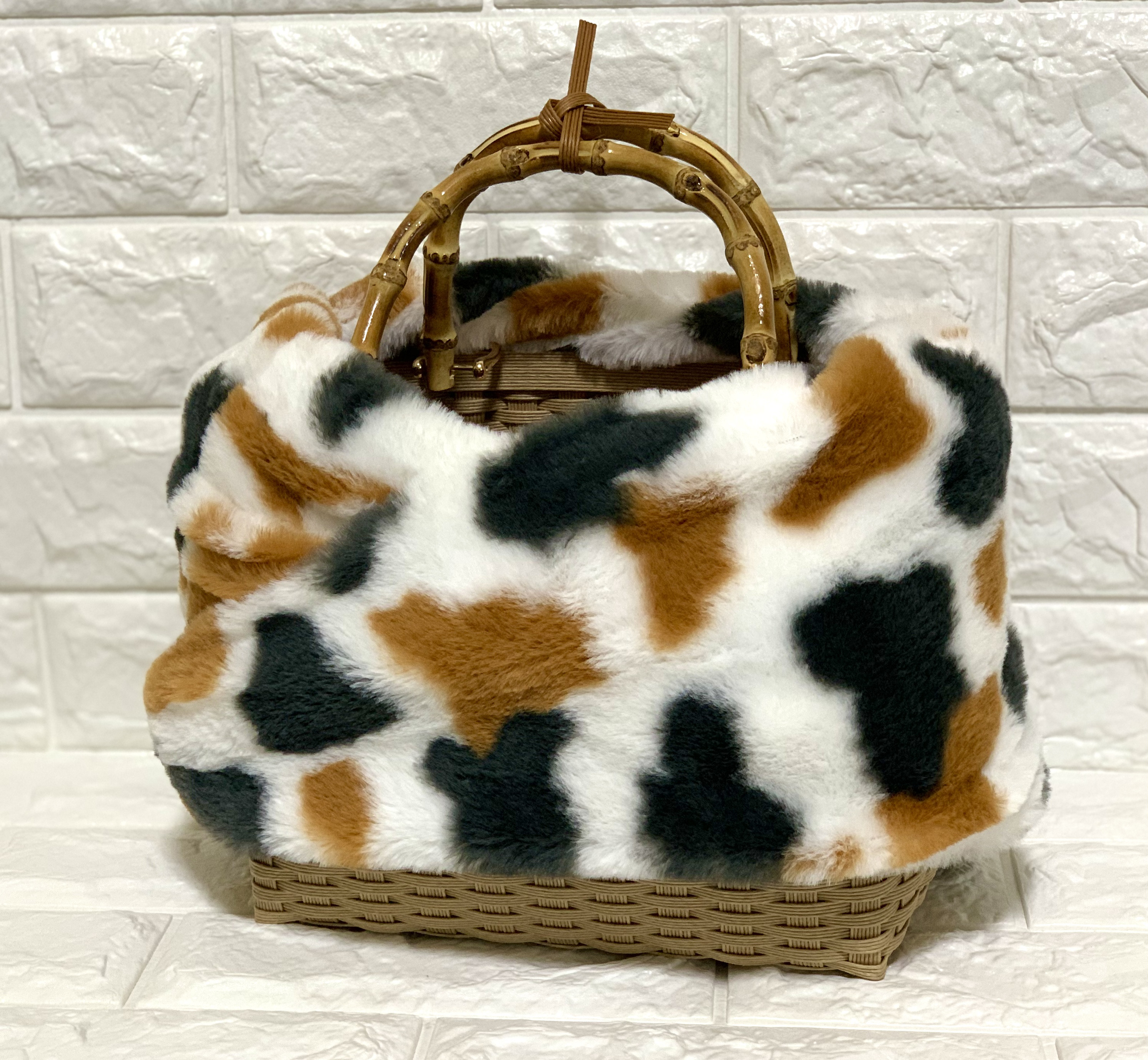 冬仕様！可愛い三毛猫柄スヌードで衣替え♡バンブーハンドルがオシャレ シンプル カゴバッグ お出かけ使い易いサイズ♬︎♡