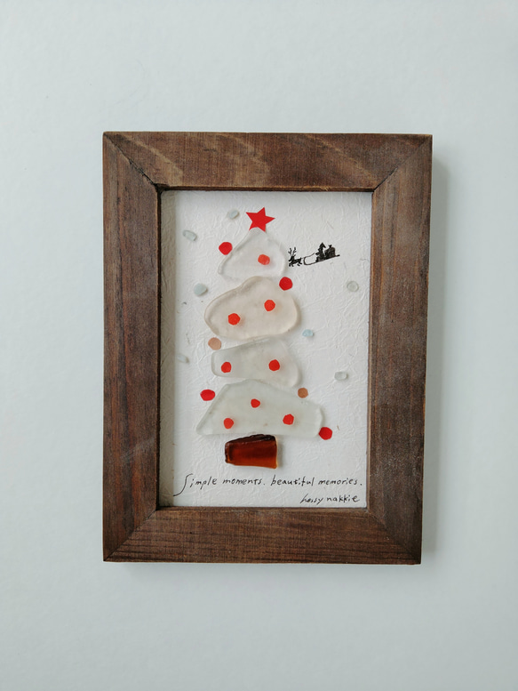 シーグラスアート　クリスマス　クリスマスツリー　雪　白　壁掛け　コラージュ　イラスト　アート 1枚目の画像