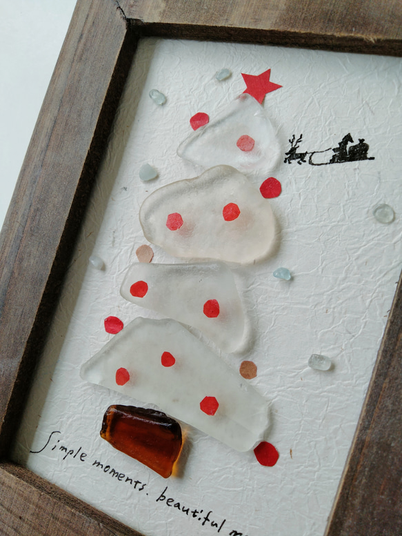 シーグラスアート　クリスマス　クリスマスツリー　雪　白　壁掛け　コラージュ　イラスト　アート 2枚目の画像