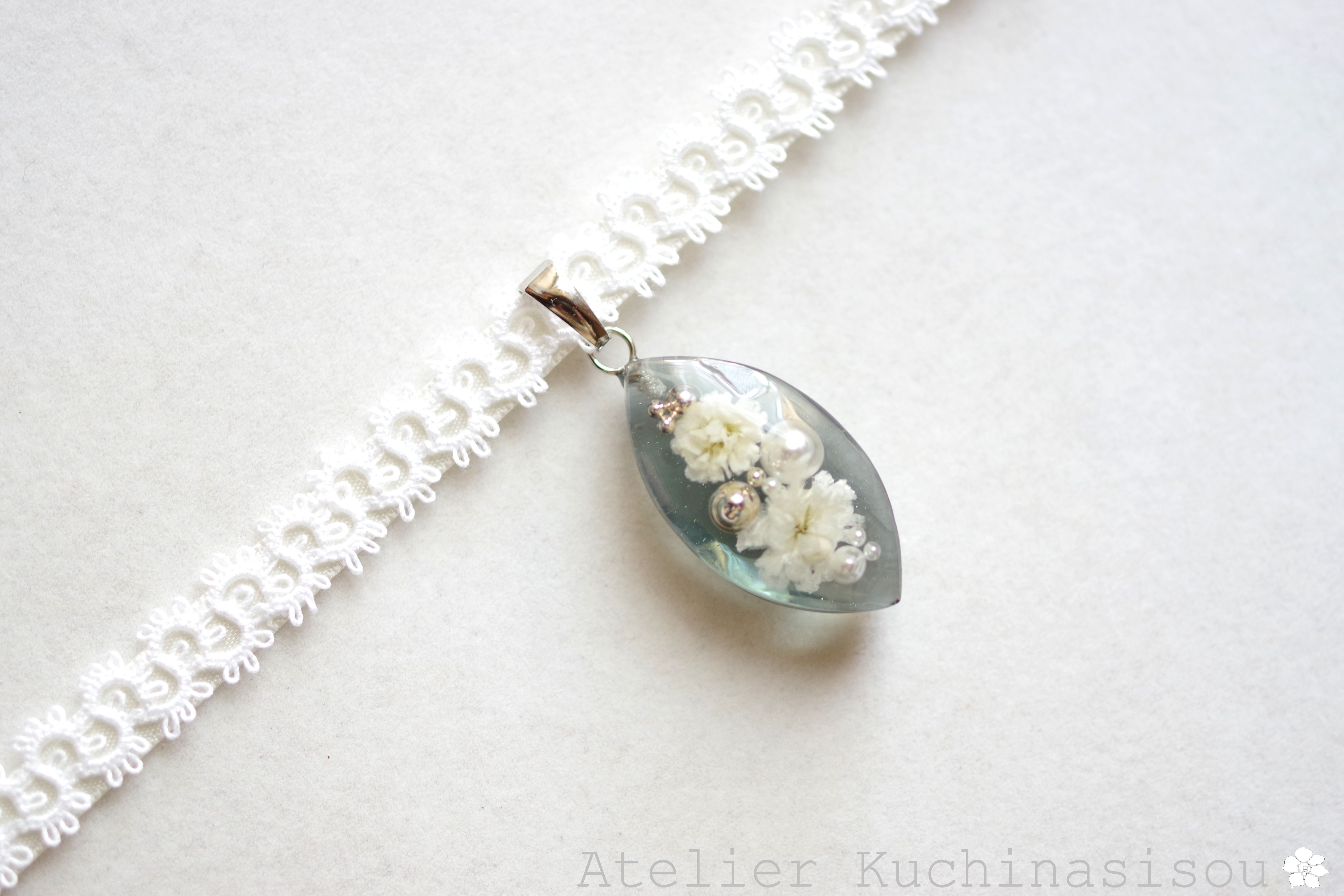 【受注製作】レジンアート　マーキスモチーフとタティングレースとサテンリボンのチョーカー〈儚い後ろ姿〉