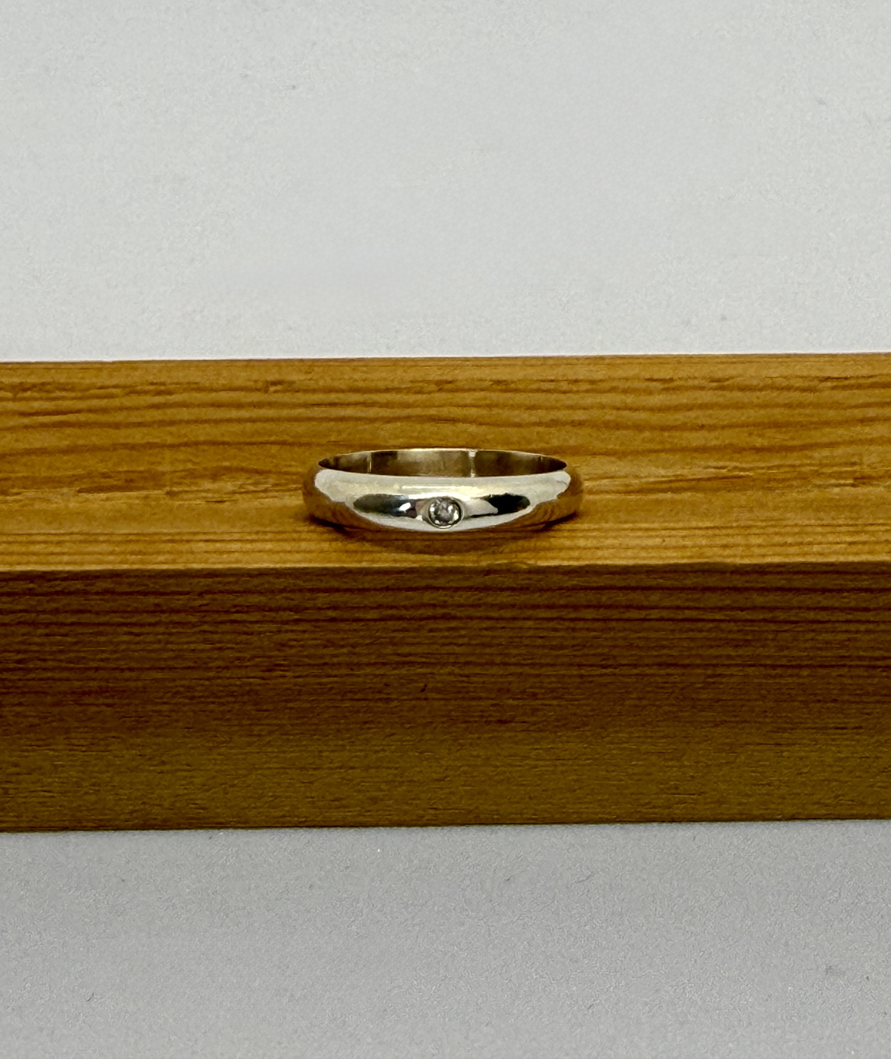 純銀ピュアシルバー 合成石1つシンプル甲丸リング