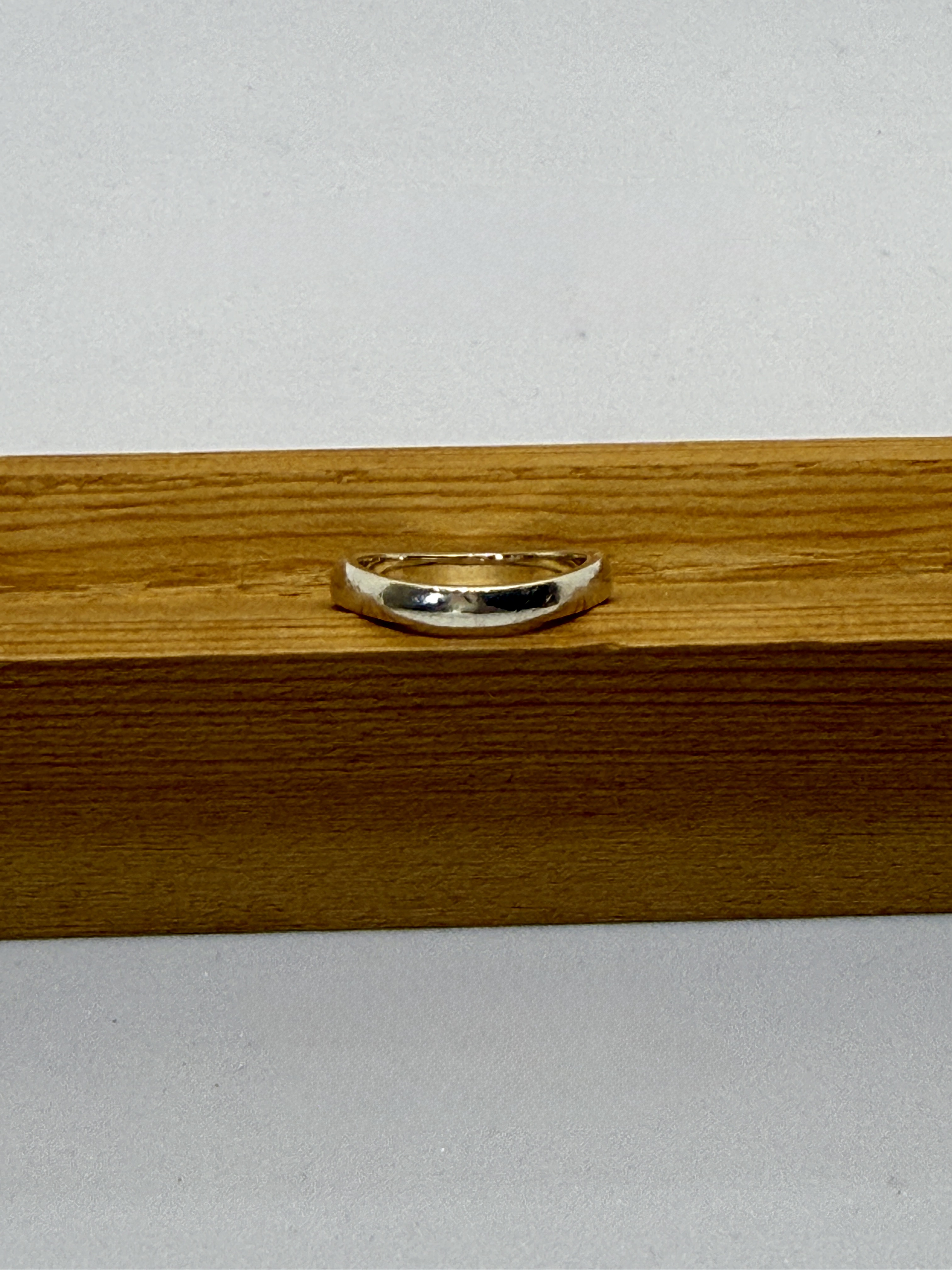 純銀ピュアシルバー 変形シンプルリング(内側合成石1つ)