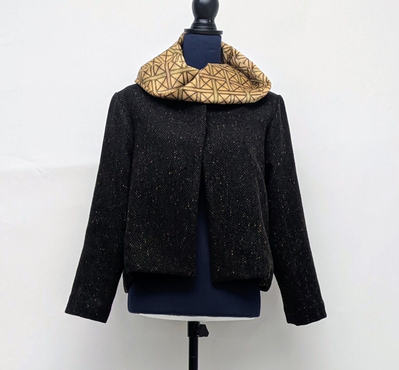 【sale】着物リメイク ショートジャケット ウールの洋服生地×小紋 スヌード付き