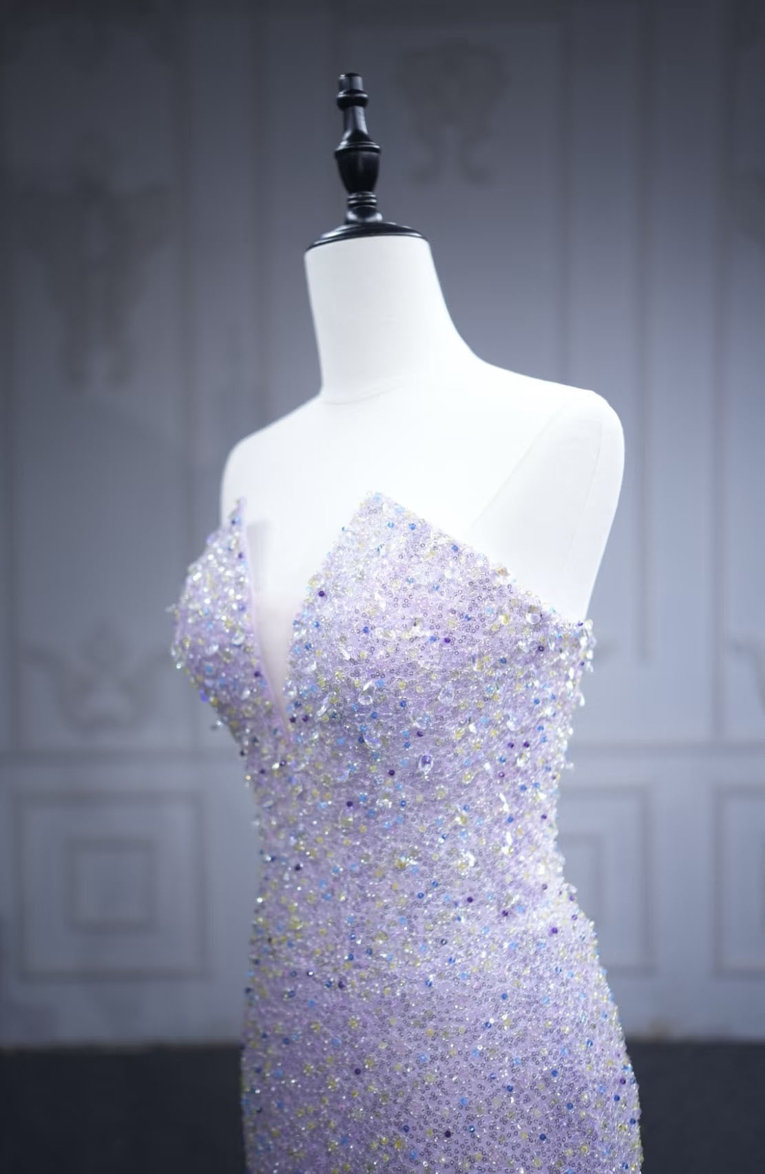 高級感溢れるラベンダー色　パープル　たっぷりビーズ　マーメイドドレス　カラードレス　サイズオーダー可能パーディ　vネック