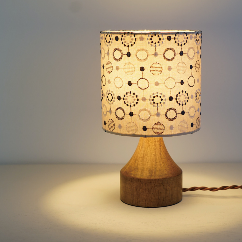 ◆HappyLamp◆Sサイズ/刺繍/リング･リング･リング/ベージュ/スタンドランプ/新作2026