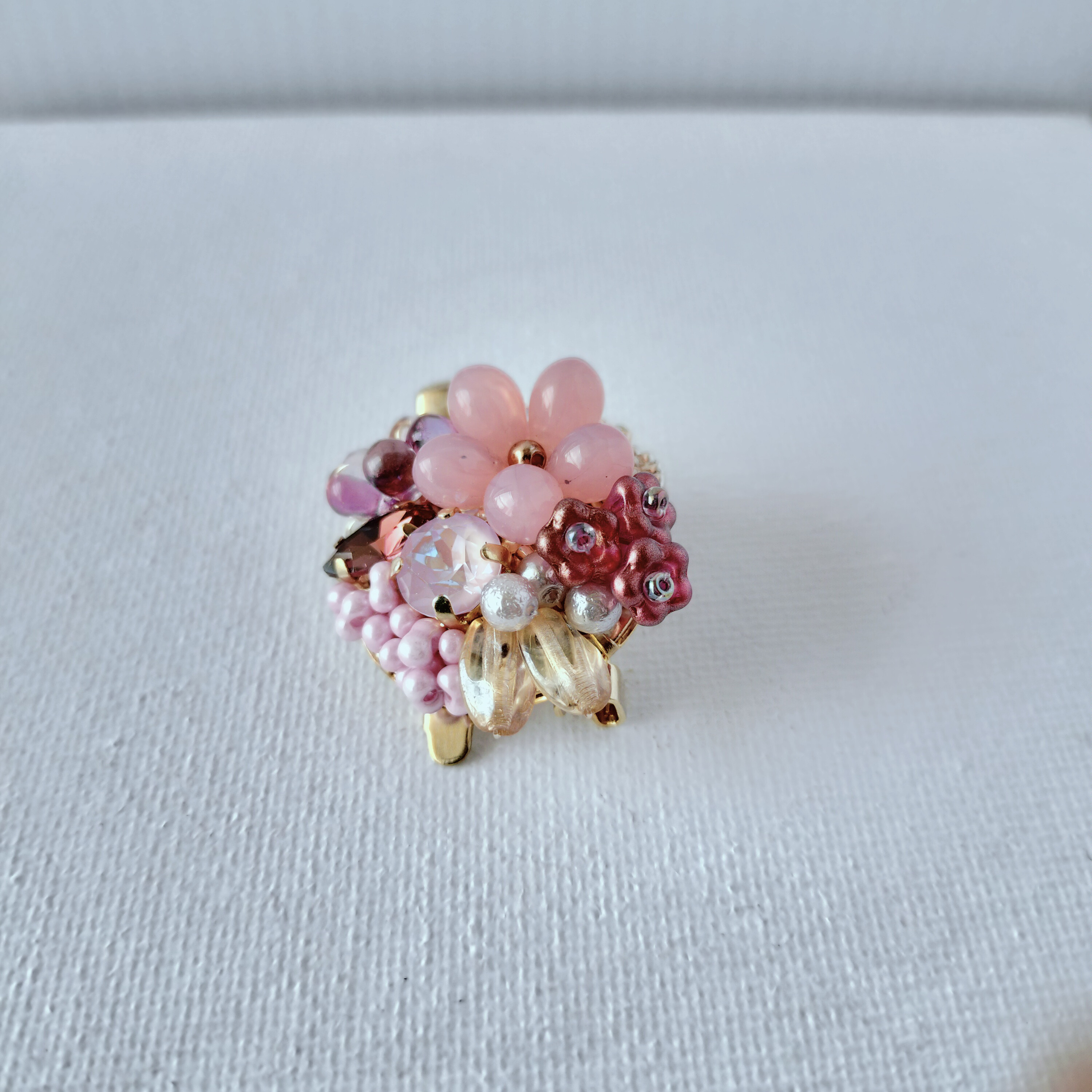 大人可愛いブローチ【ピンクパープル】ビジュー・フラワーモチーフ