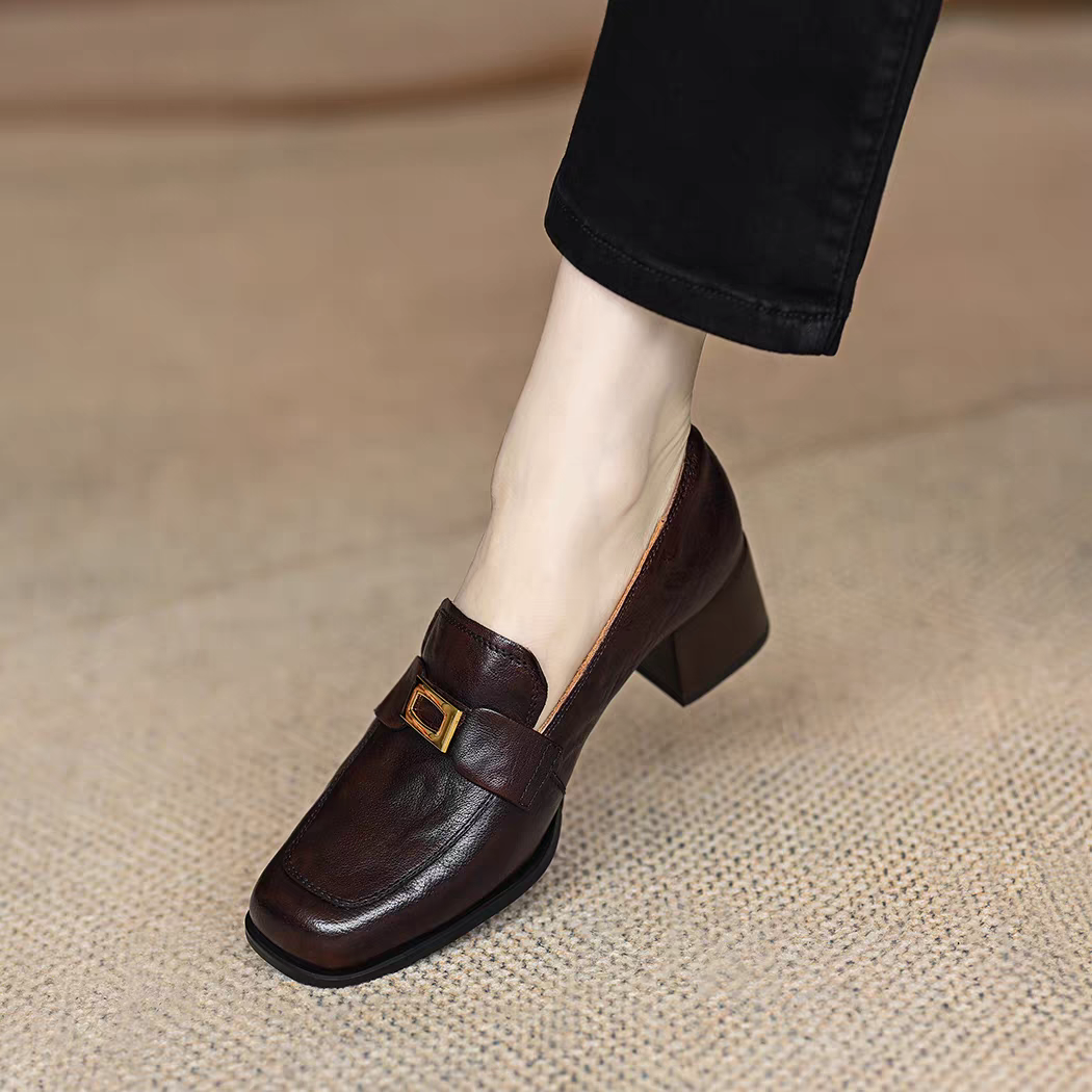 シルエットが美しい大人ローファーパンプス カジュアルシューズ デザインヒール スクエアトゥ 太ヒール 卒業式 入学式