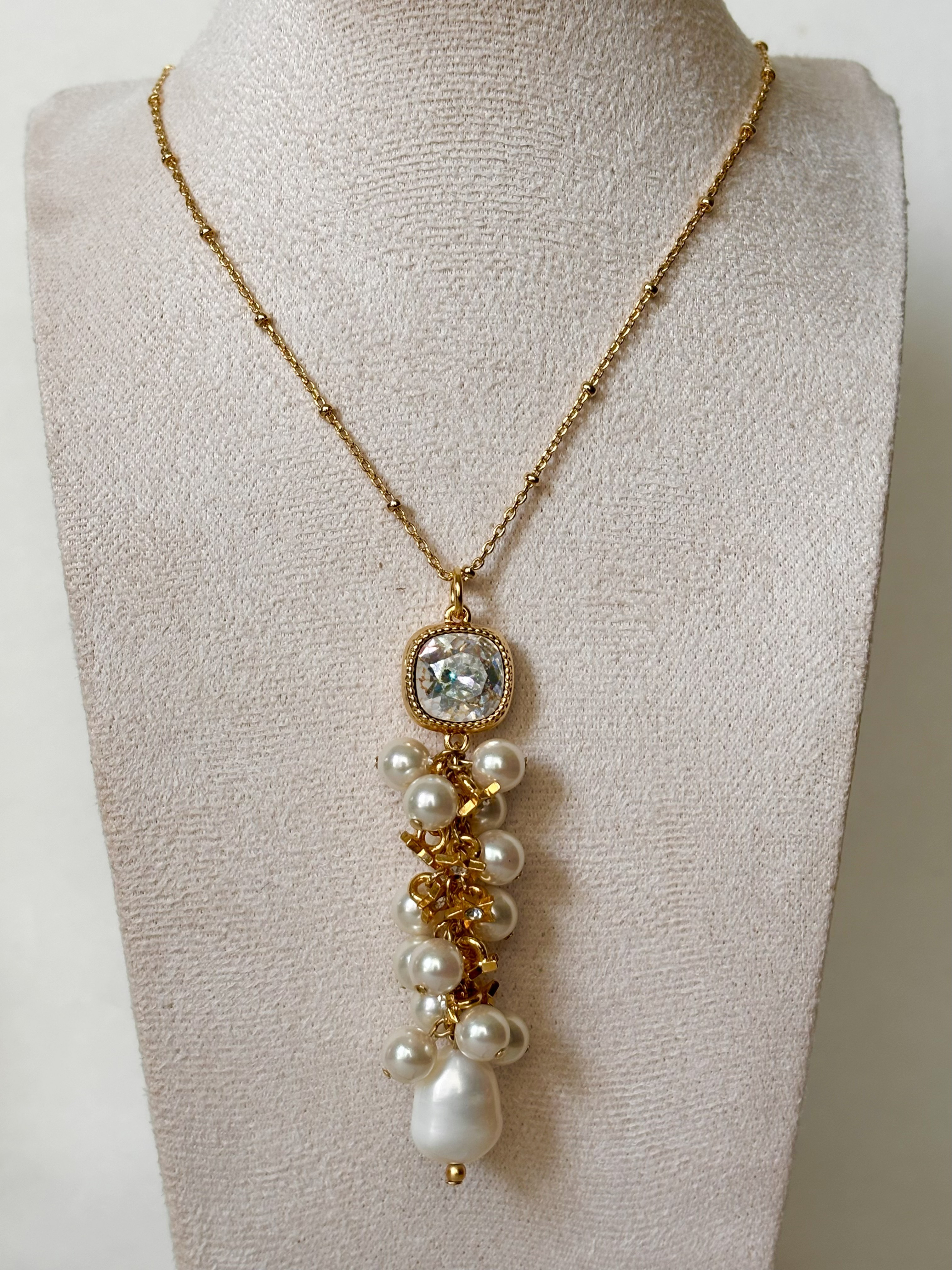 ホワイトパール＆スターチャーム ネックレス