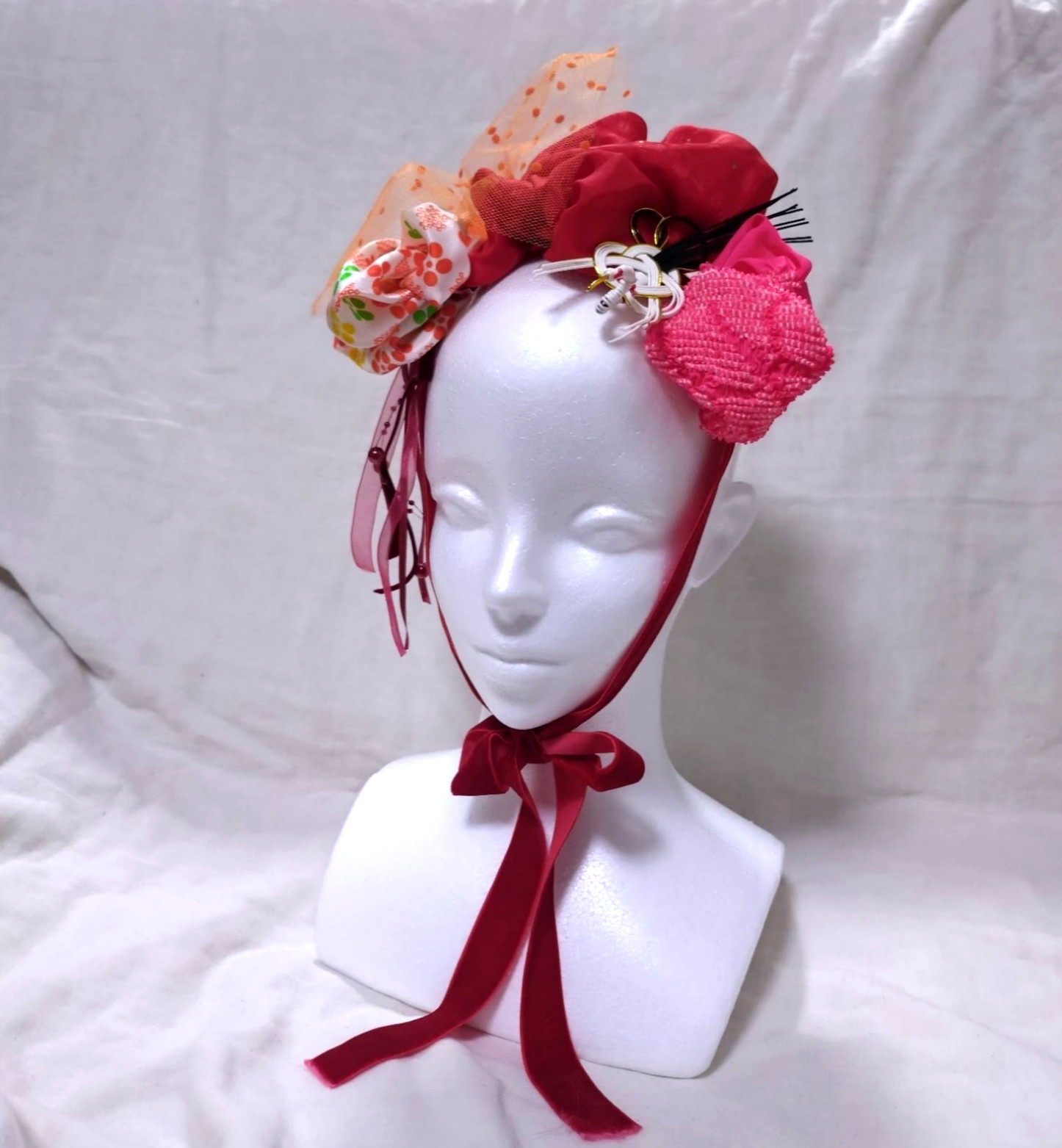 【74】七五三　赤顎紐リボン付き　髪飾り　ヘッドドレス　雛祭り　成人式　慶事