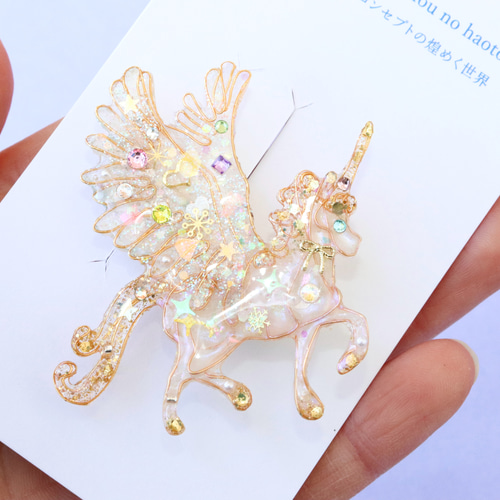 夢色ペガサス×ユニコーンのブローチ 馬 白 ピンク 綺麗 プレゼント