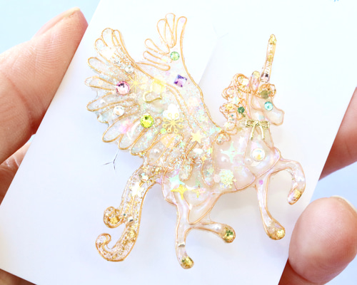 夢色ペガサス×ユニコーンのブローチ ブローチ 蝶の羽音（Chou no haoto