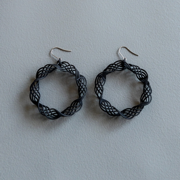 クランツ　ピアス・イヤリング　黒 1枚目の画像