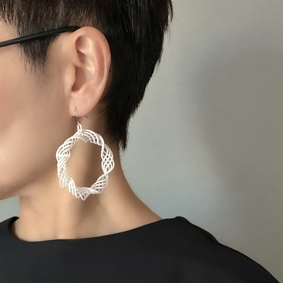 クランツ　ピアス・イヤリング　白 5枚目の画像