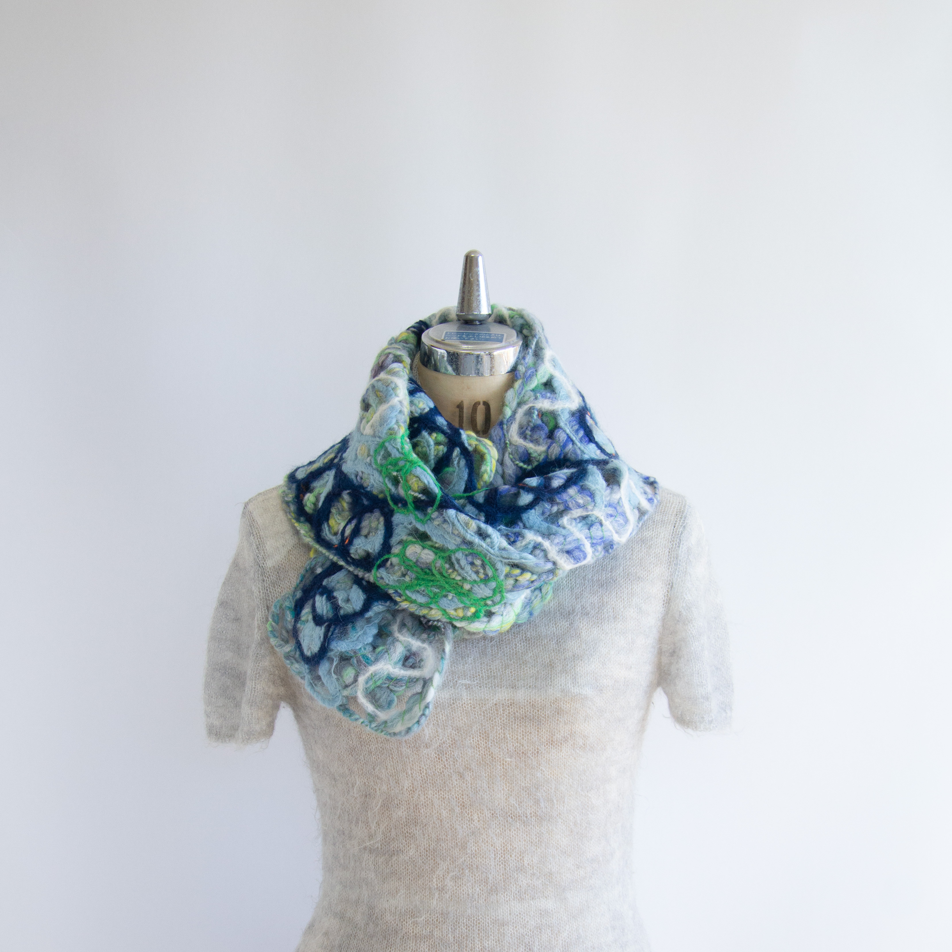 花瀬川、水の綾のマフラー【送料無料】