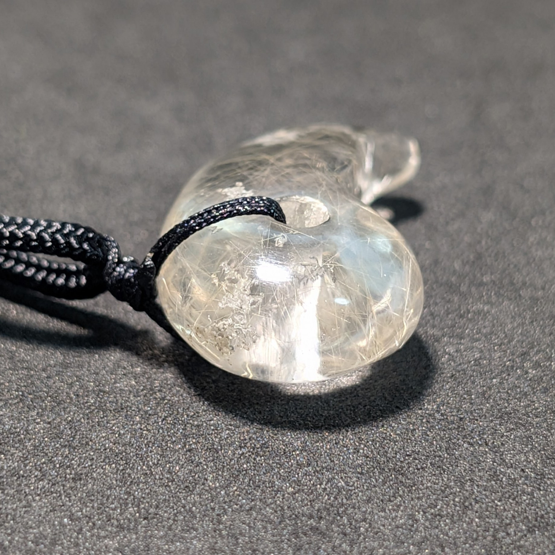 【金線入り水晶】ゴールドルチル 勾玉 ネックレス 紐付き 透明感◎ お守り 天然石 プレゼント ギフト 贈り物