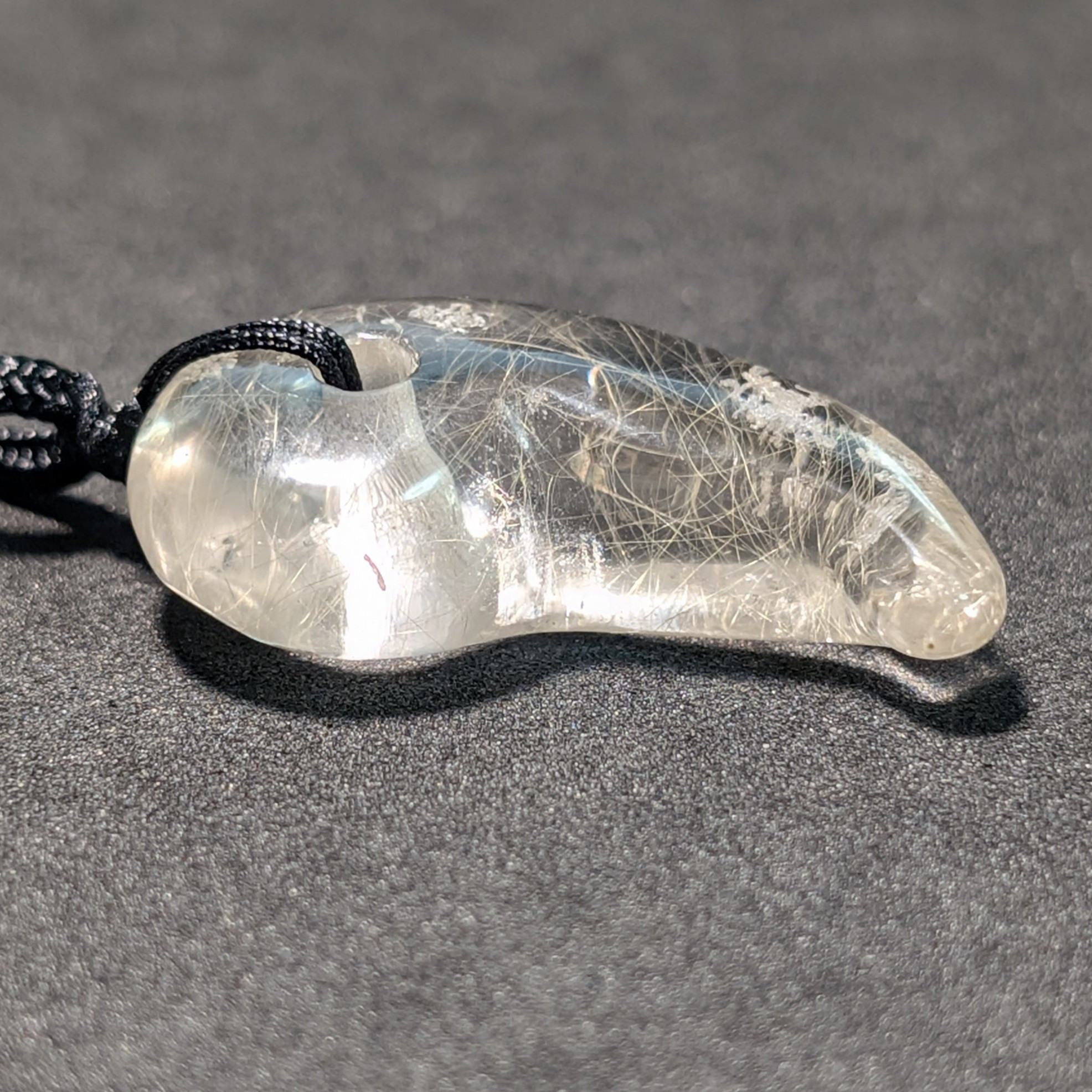 【金線入り水晶】ゴールドルチル 勾玉 ネックレス 紐付き 透明感◎ お守り 天然石 プレゼント ギフト 贈り物