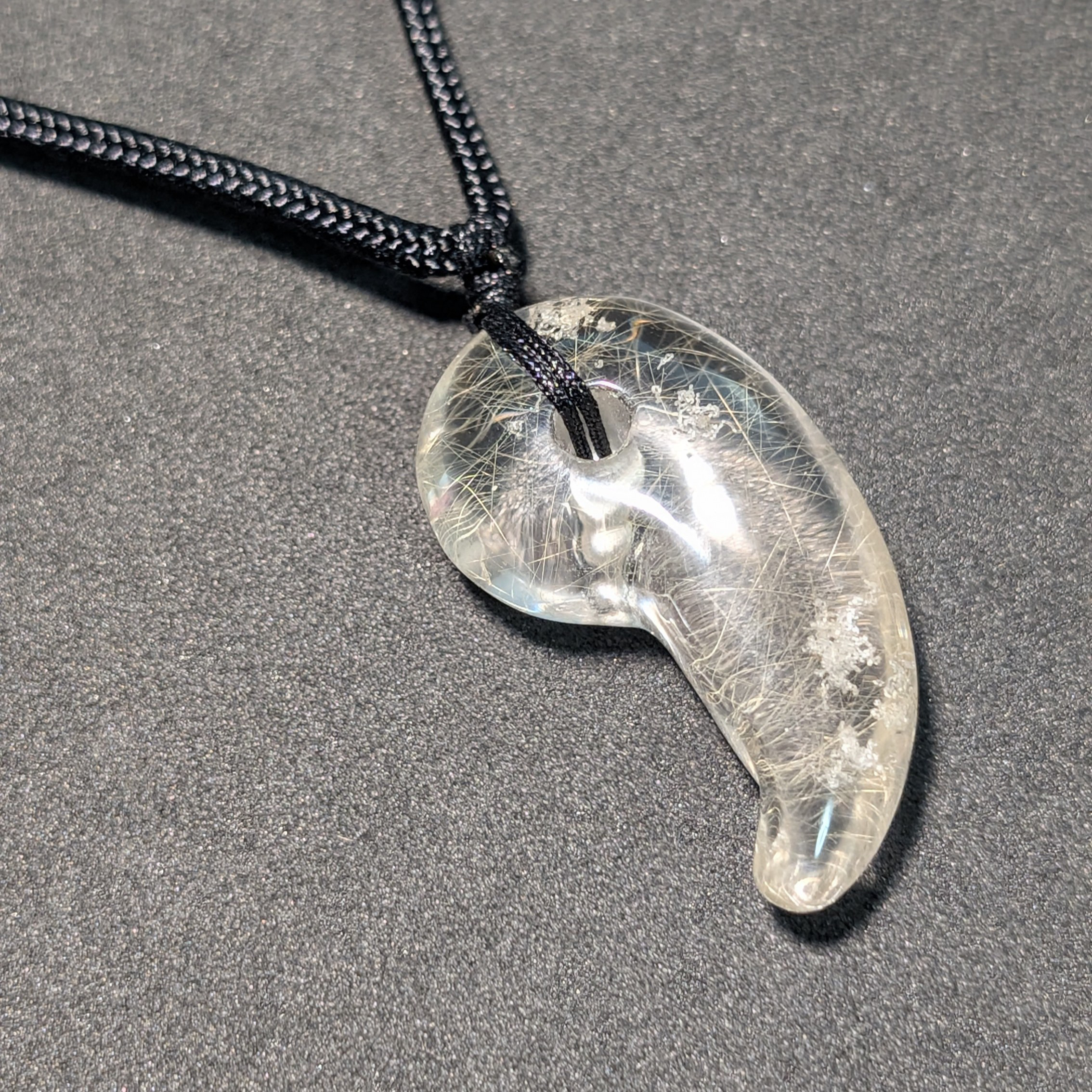 【金線入り水晶】ゴールドルチル 勾玉 ネックレス 紐付き 透明感◎ お守り 天然石 プレゼント ギフト 贈り物