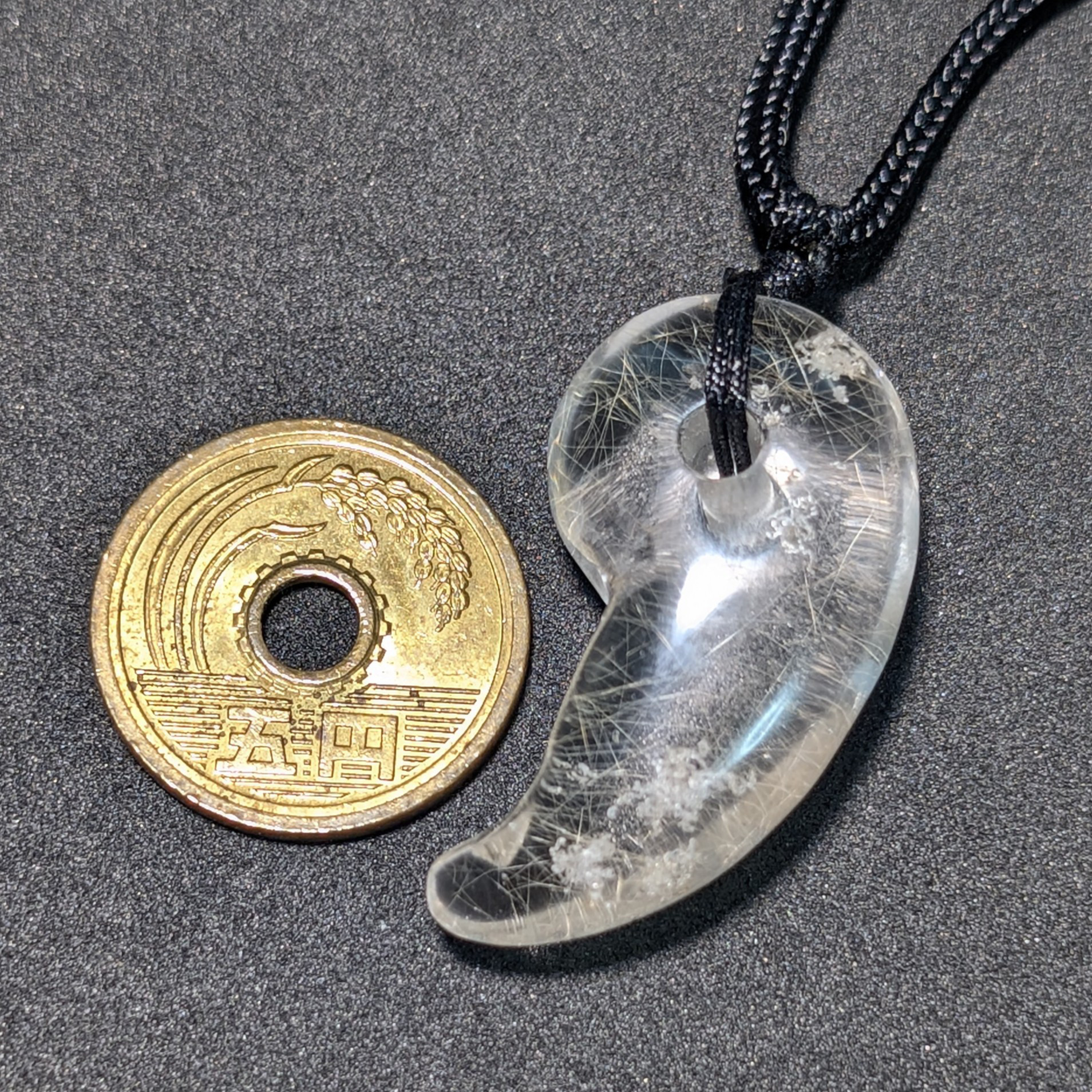 【金線入り水晶】ゴールドルチル 勾玉 ネックレス 紐付き 透明感◎ お守り 天然石 プレゼント ギフト 贈り物