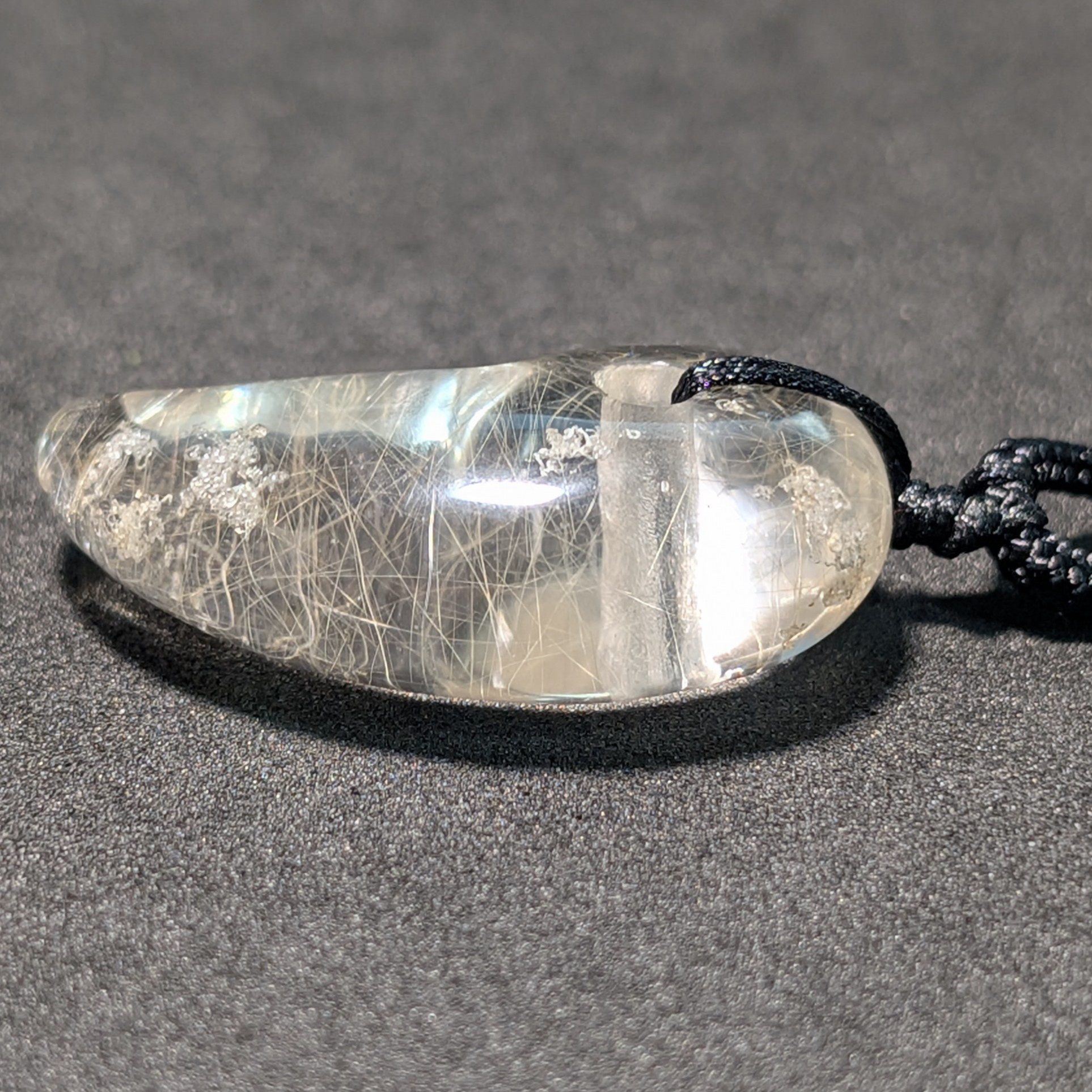 【金線入り水晶】ゴールドルチル 勾玉 ネックレス 紐付き 透明感◎ お守り 天然石 プレゼント ギフト 贈り物