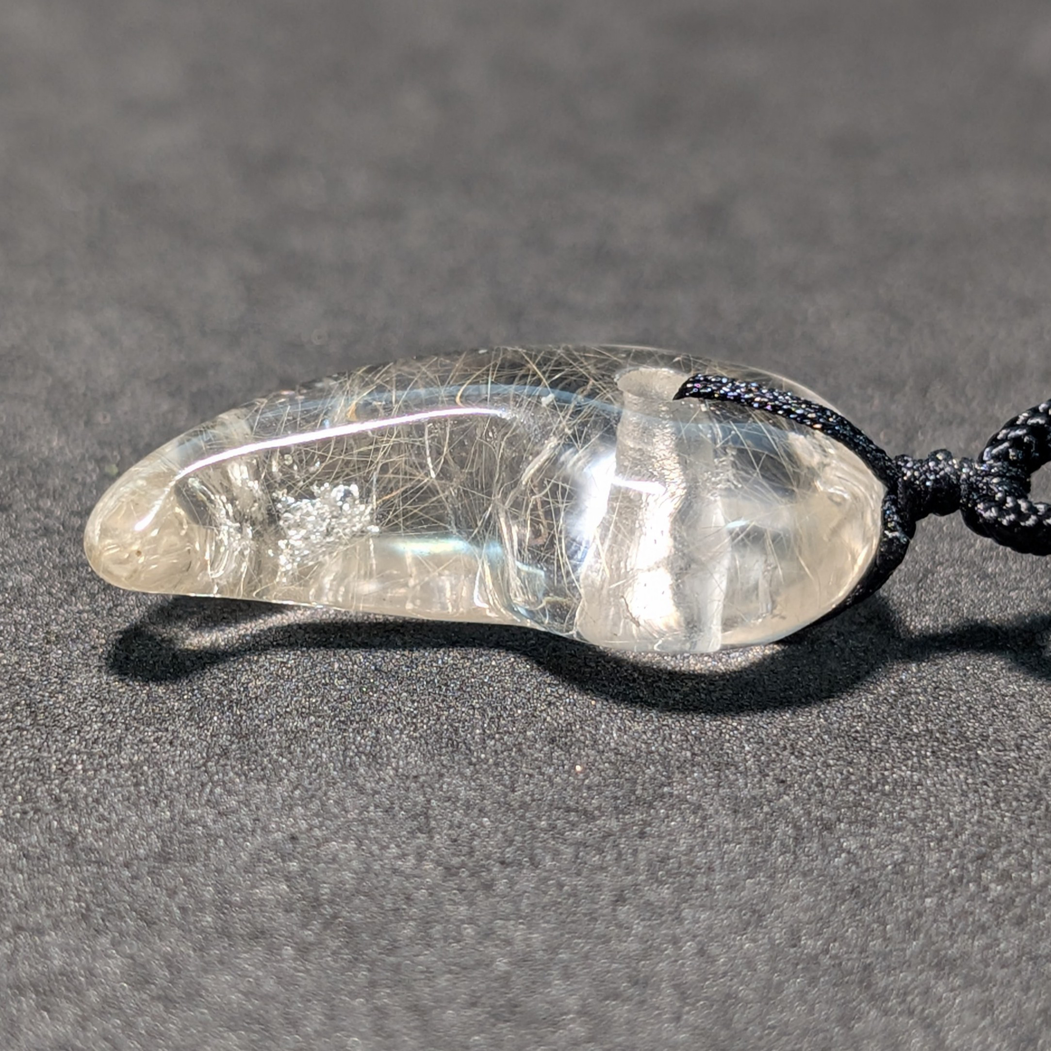 【金線入り水晶】ゴールドルチル 勾玉 ネックレス 紐付き 透明感◎ お守り 天然石 プレゼント ギフト 贈り物