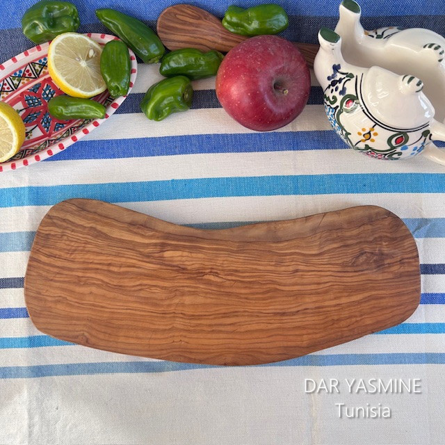 オリーブの木　フリーカット　緩いカーブを走る　約36cm