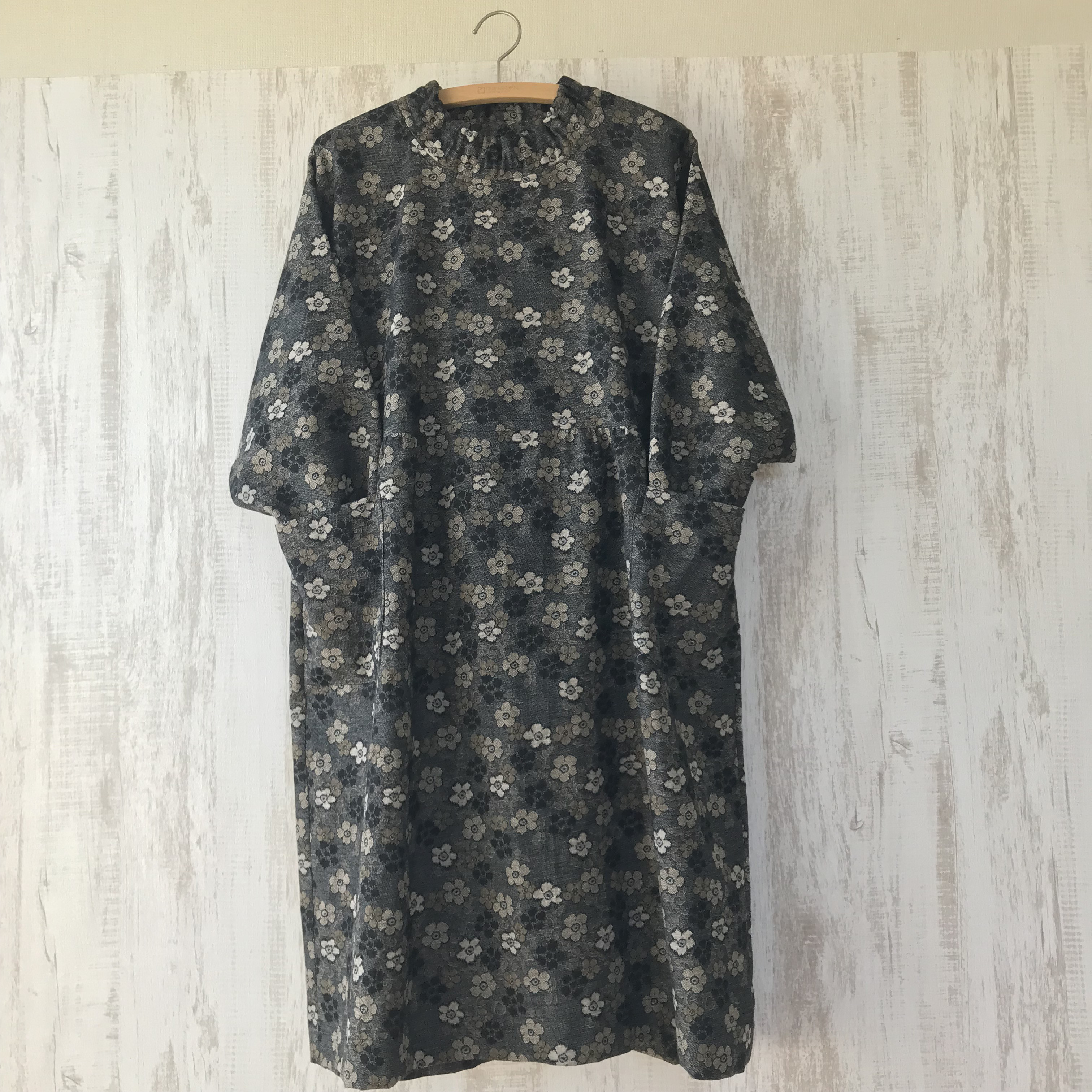 柔らか　二重織ジャガード  花柄　ゆったり　割烹着orワンピース