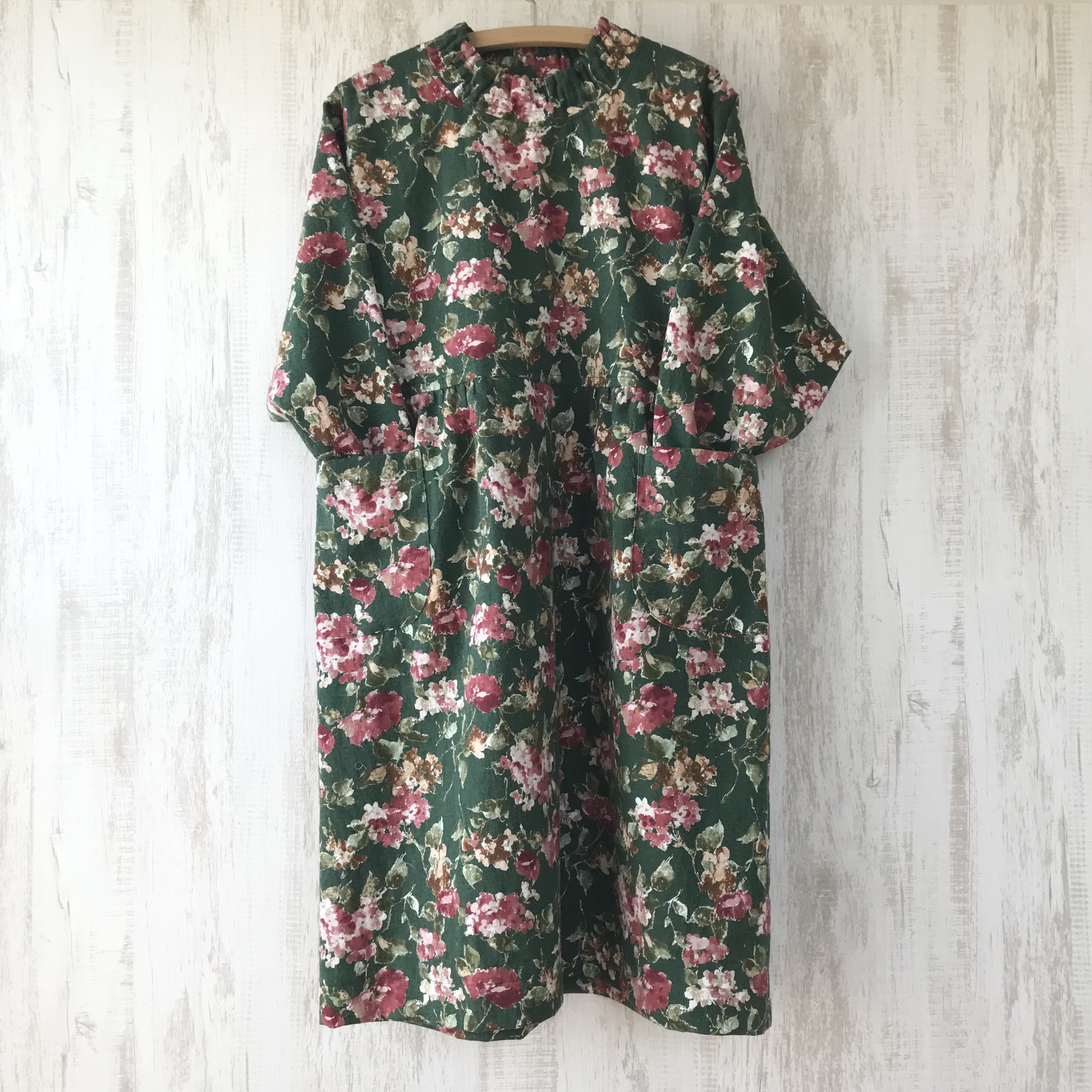 花柄　ゆったり　割烹着orワンピース