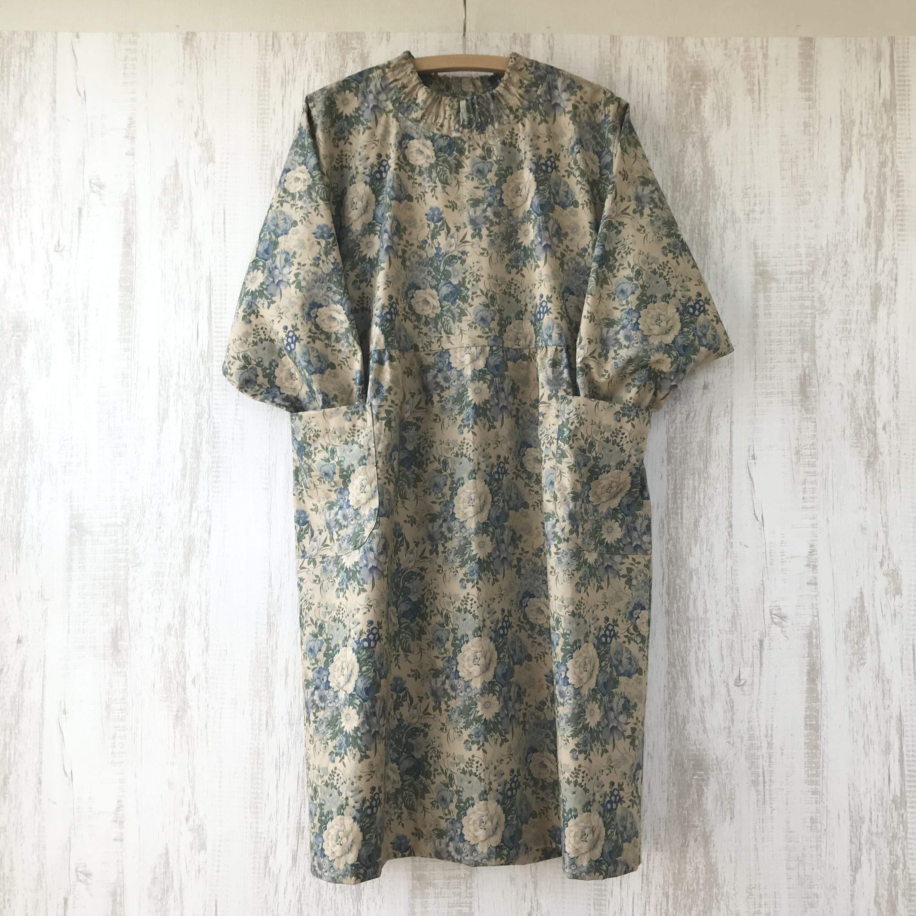 花柄　ゆったり　割烹着orワンピース