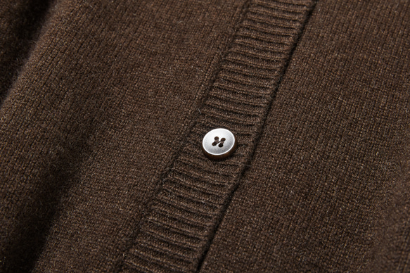 柔軟溫暖，適合各種體型。犛牛絨和美利奴羊毛長款開襟衫，棕色，251203-1 第4張的照片