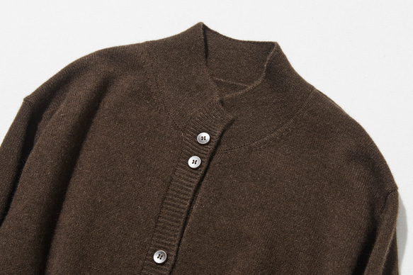 柔軟溫暖，適合各種體型。犛牛絨和美利奴羊毛長款開襟衫，棕色，251203-1 第2張的照片