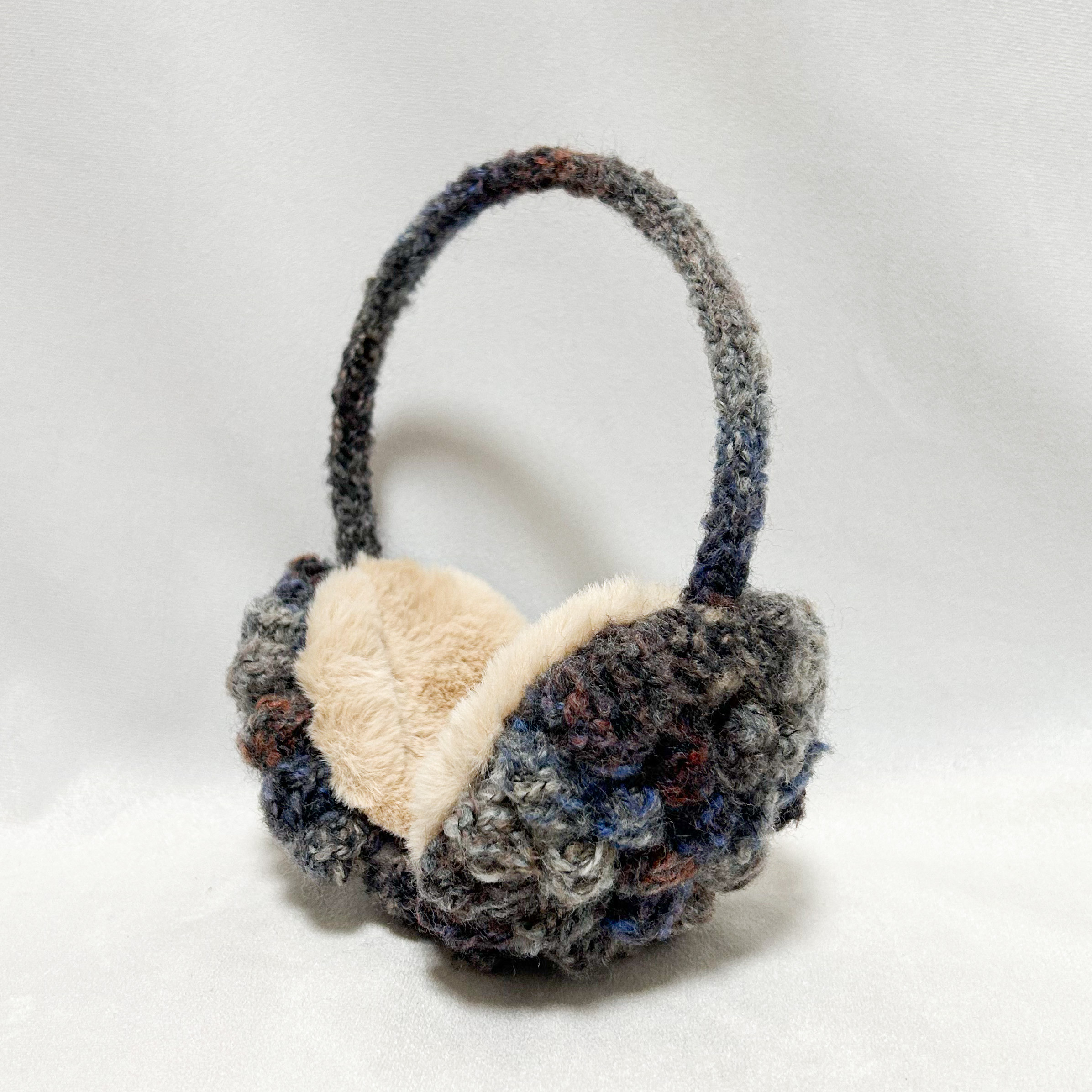 Color Dahlia 段染めイヤーマフ［Stone Fog／ストーンフォグ］手編み 冬小物 防寒 耳あて