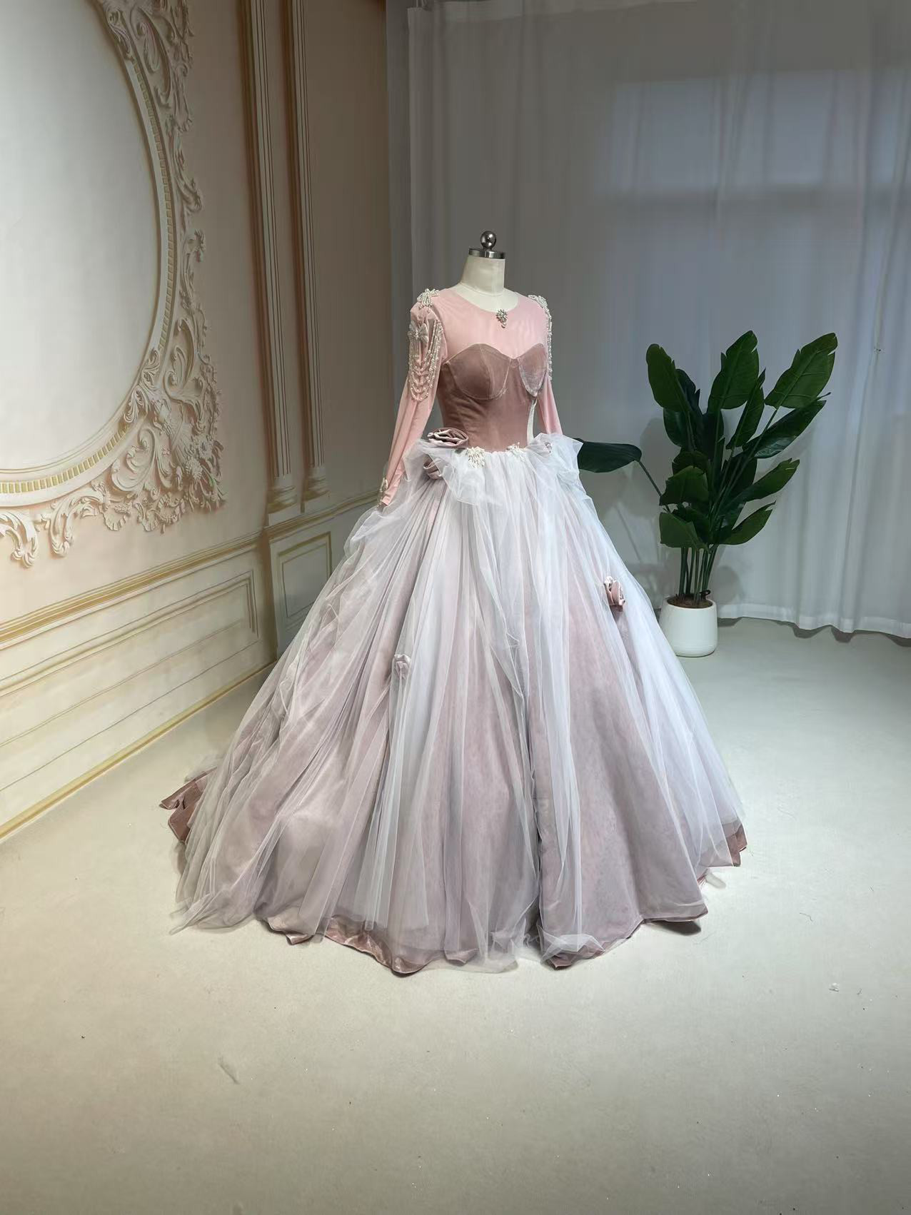 高評価　ピンクソフィア　Princess 可愛い　薔薇ローズ　長袖　編み上げ　サイズオーダ　成人式前撮り衣装演奏会音楽会