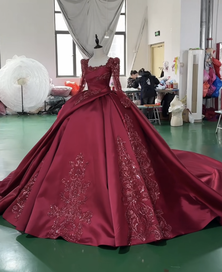 アシメドレス　カラードレス　ウェディングパーティー　光沢サテン　非対称お姫様　たっぷりなボリューム感スクエアネック結婚式